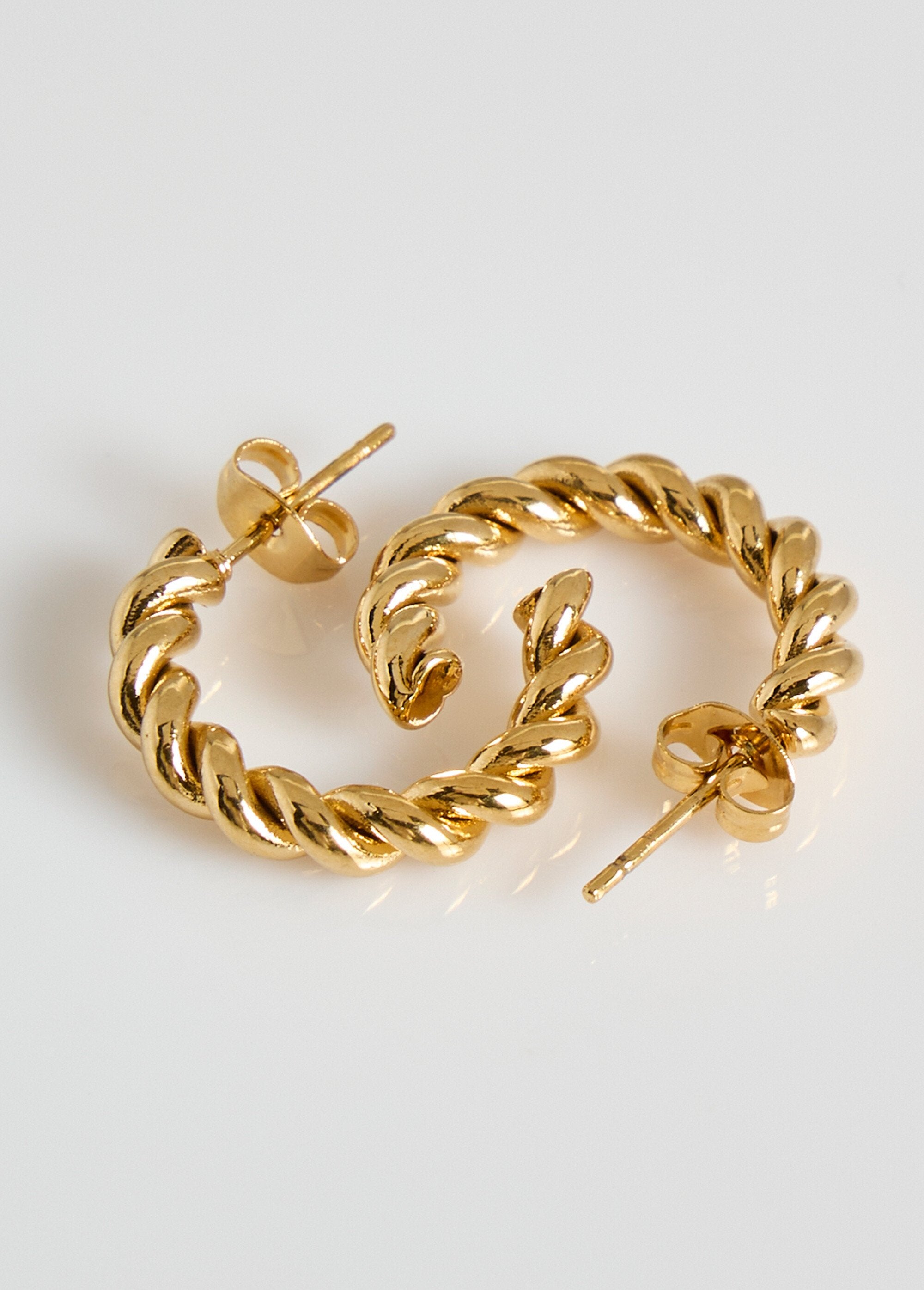 Twisted_stainless_steel_hoop_earrings_Golden_DE1_slim