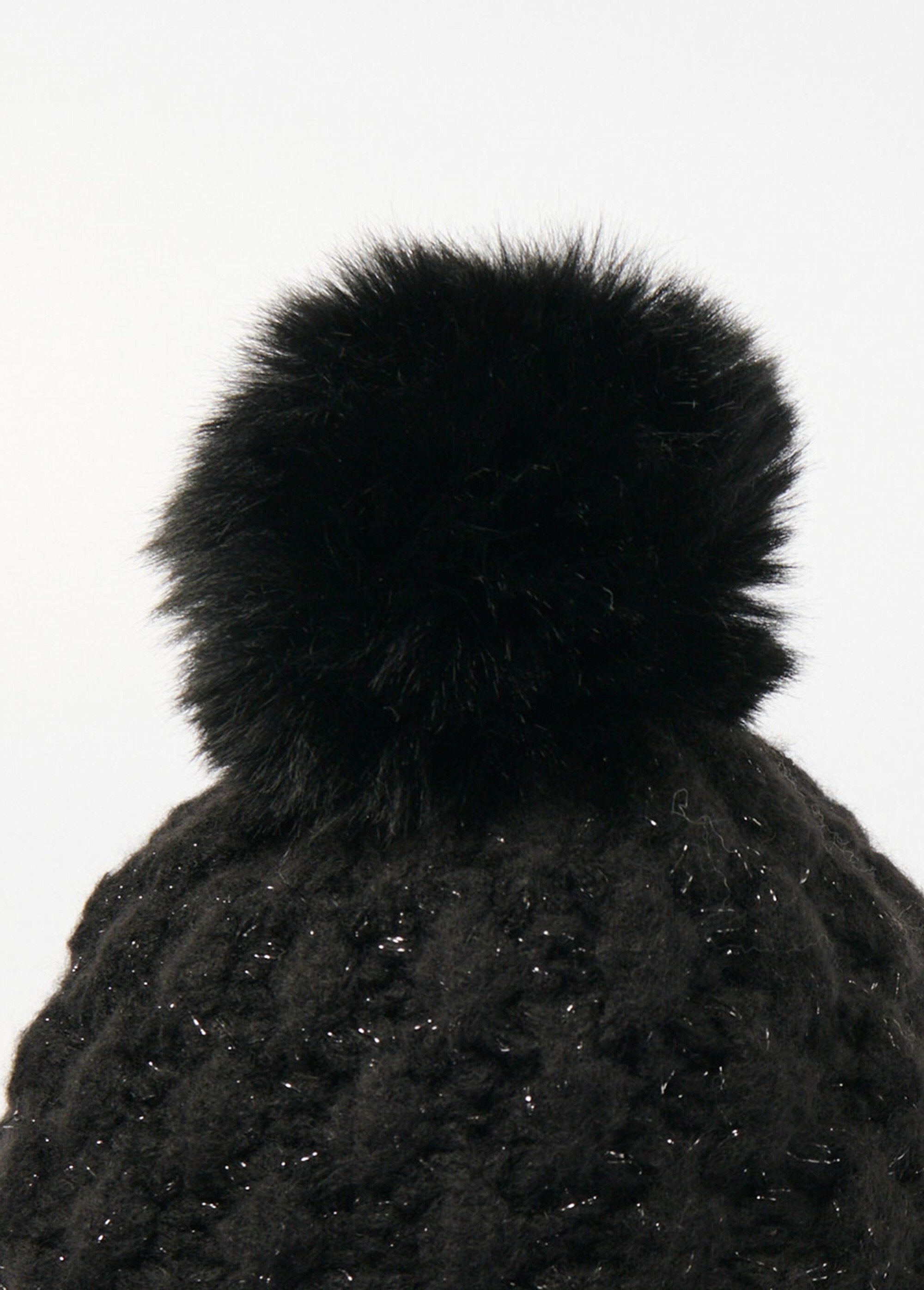 Fancy_hat_with_shiny_thread_Black_DE2_slim