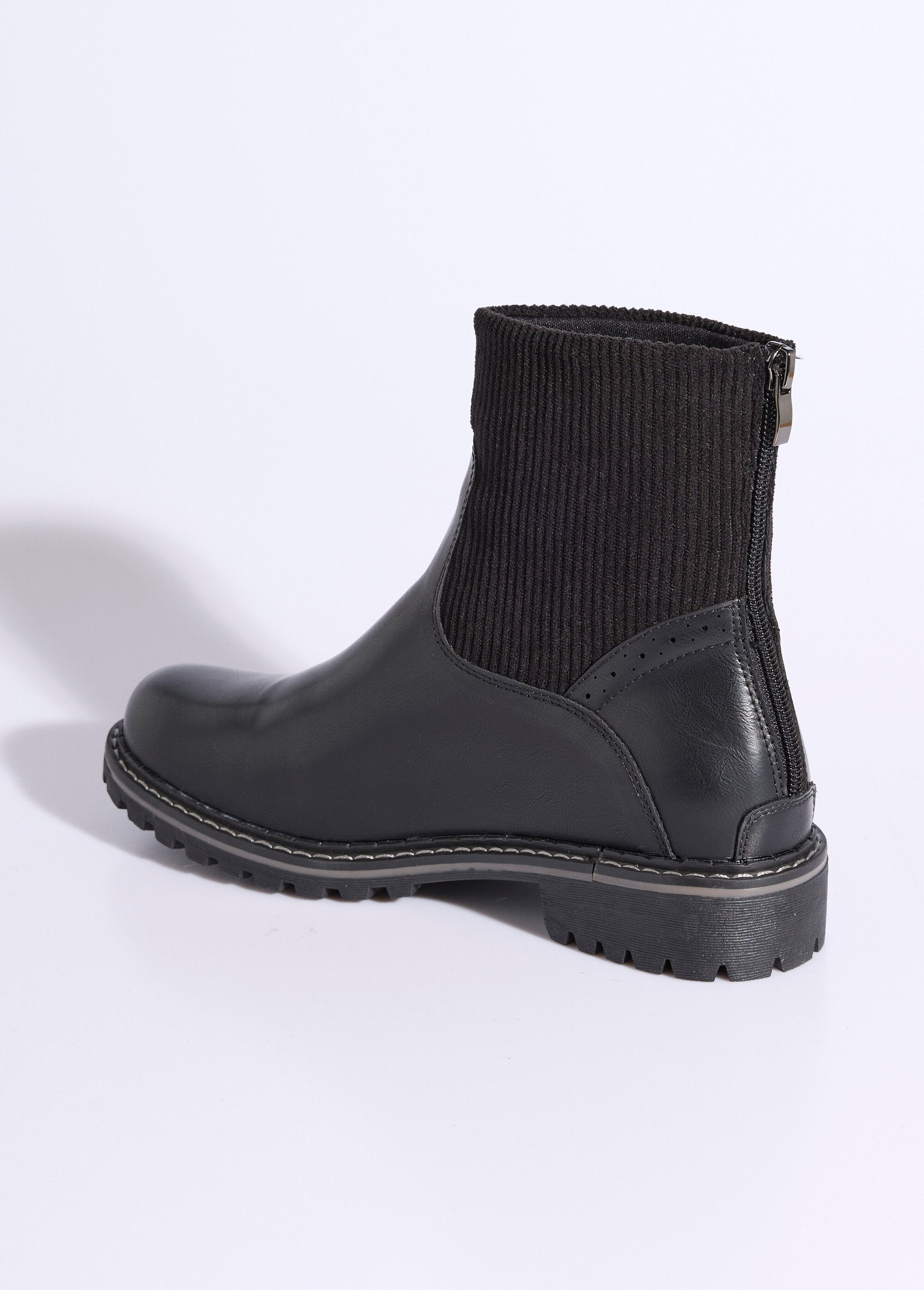 Camargue_boots_with_velvet_insert_Black_DO1_slim