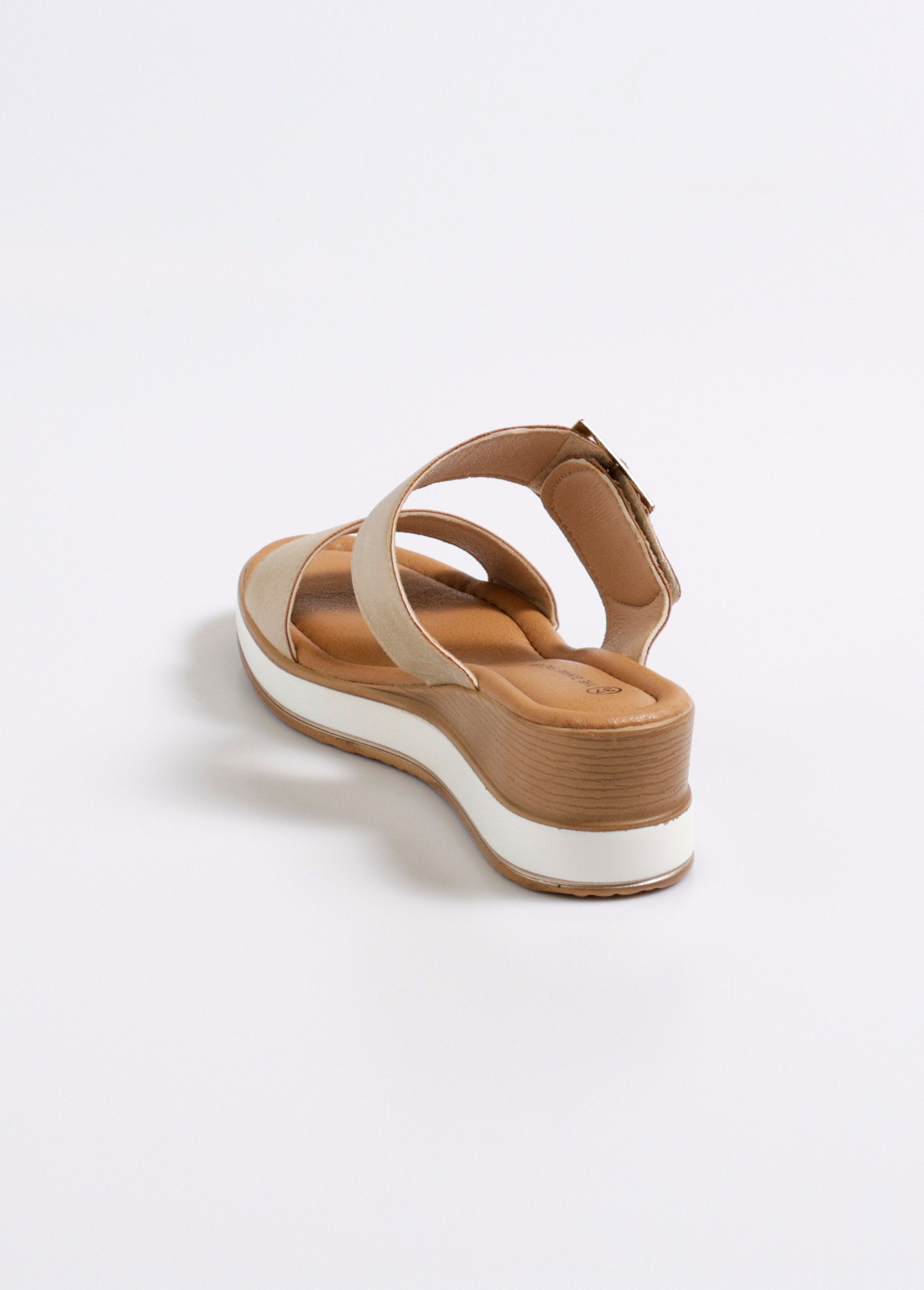 Wedge_mules_with_fancy_buckle_strap_Golden_DO1_slim