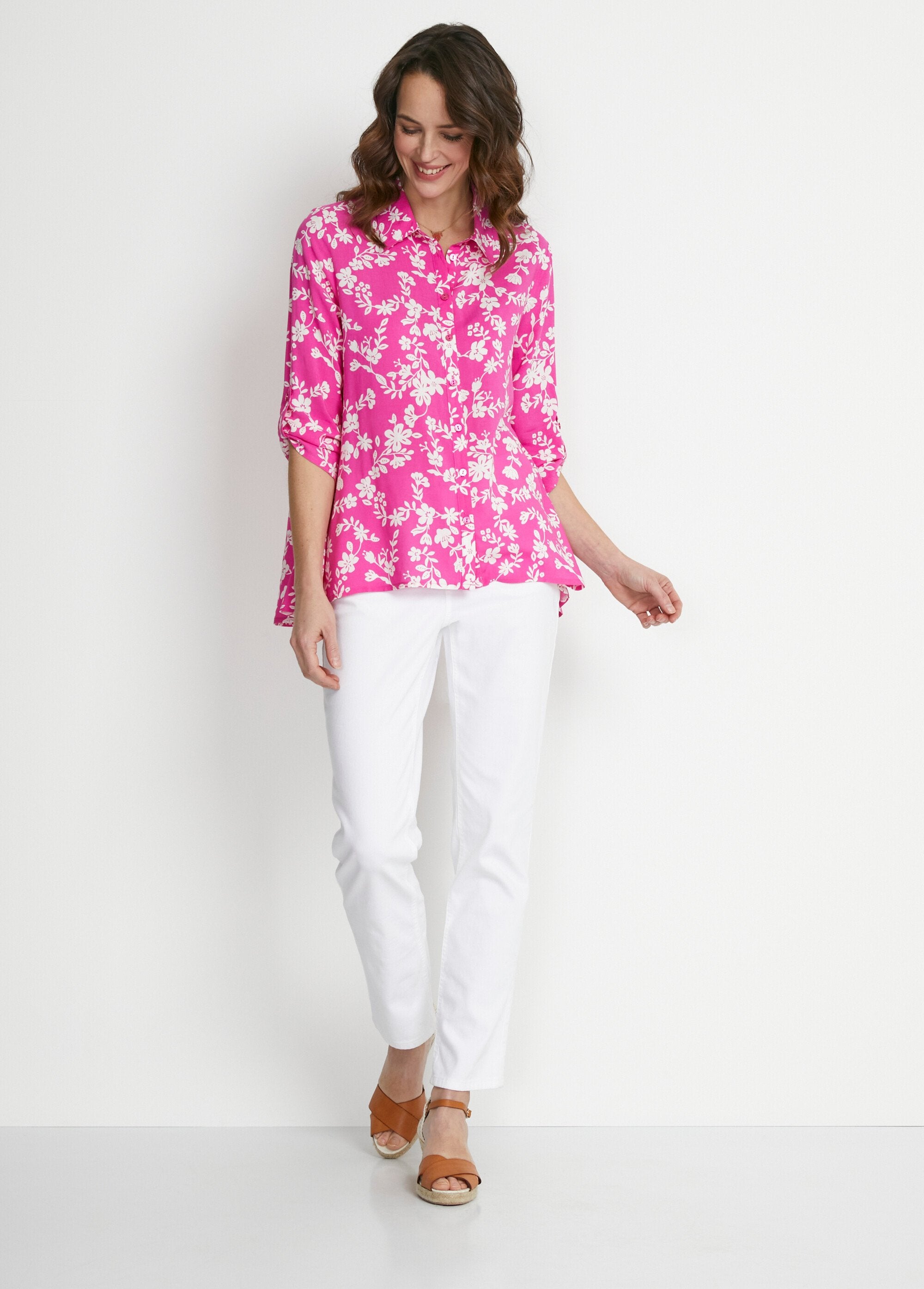 Printed_blouse_with_3/4_sleeves_and_longer_back_Fuchsia_and_white_SF1_slim