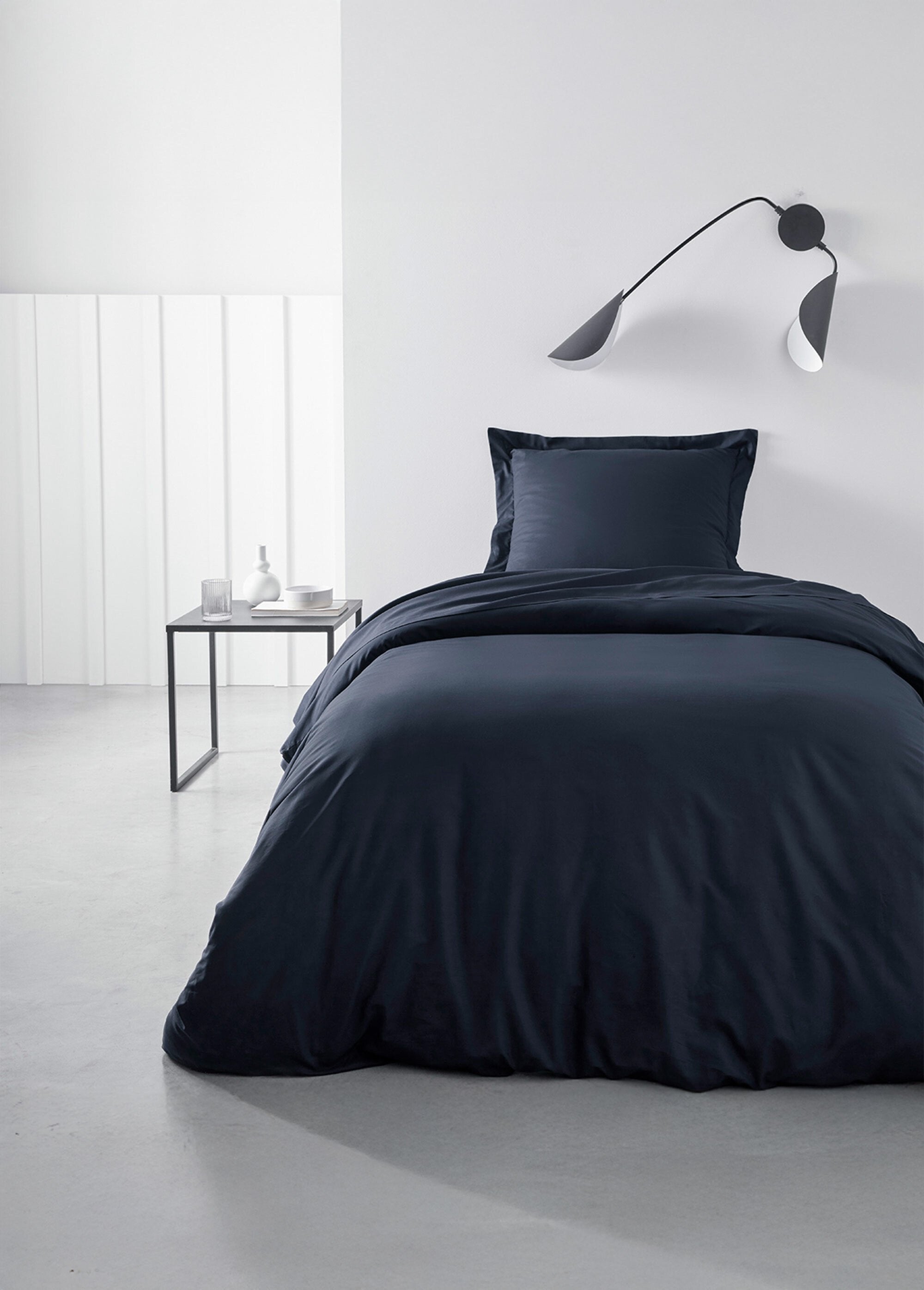 Plain_cotton_fitted_sheet_Navy_SF1_slim