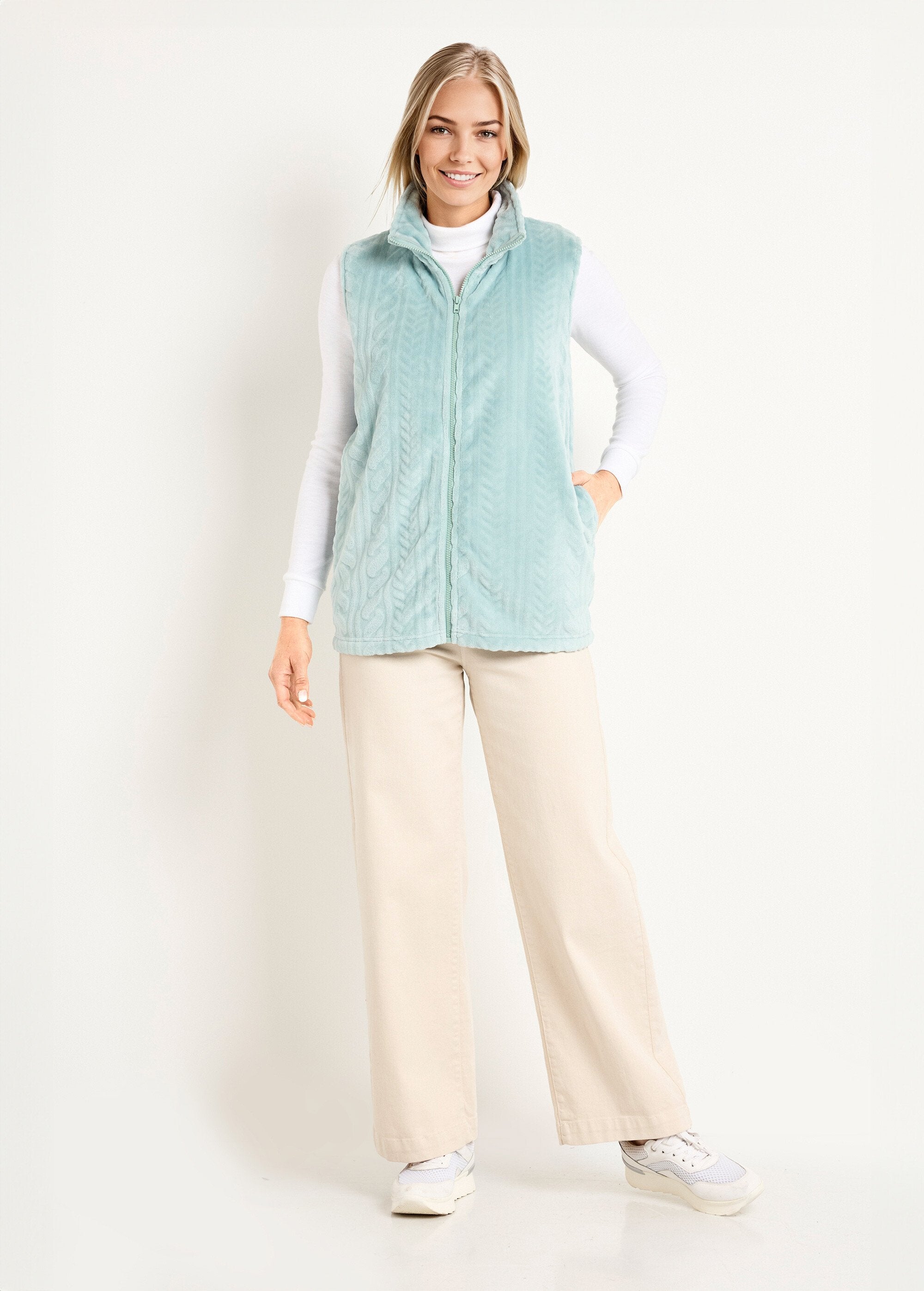 Sleeveless_zipped_fleece_vest_with_plush_feel_Green_SF1_slim