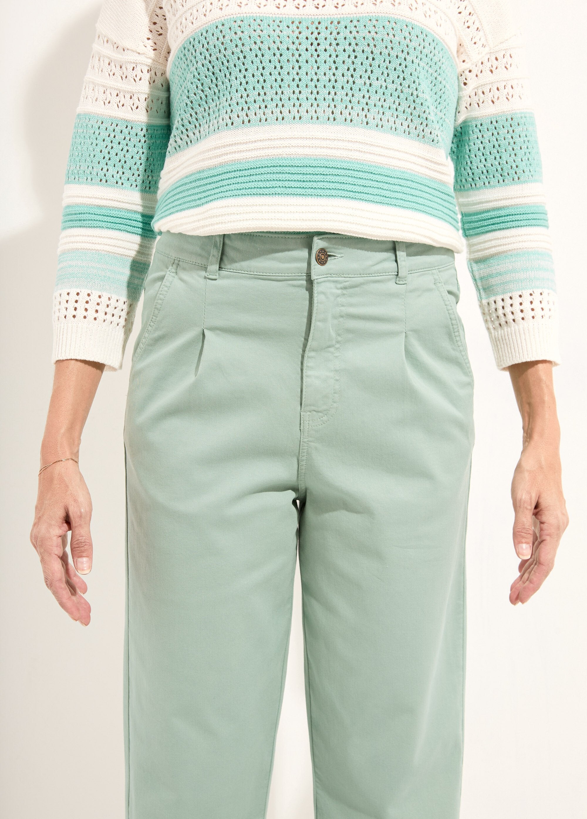 High-waisted,_stretchy_carrot-cut_jeans_Green_khaki_DE1_slim