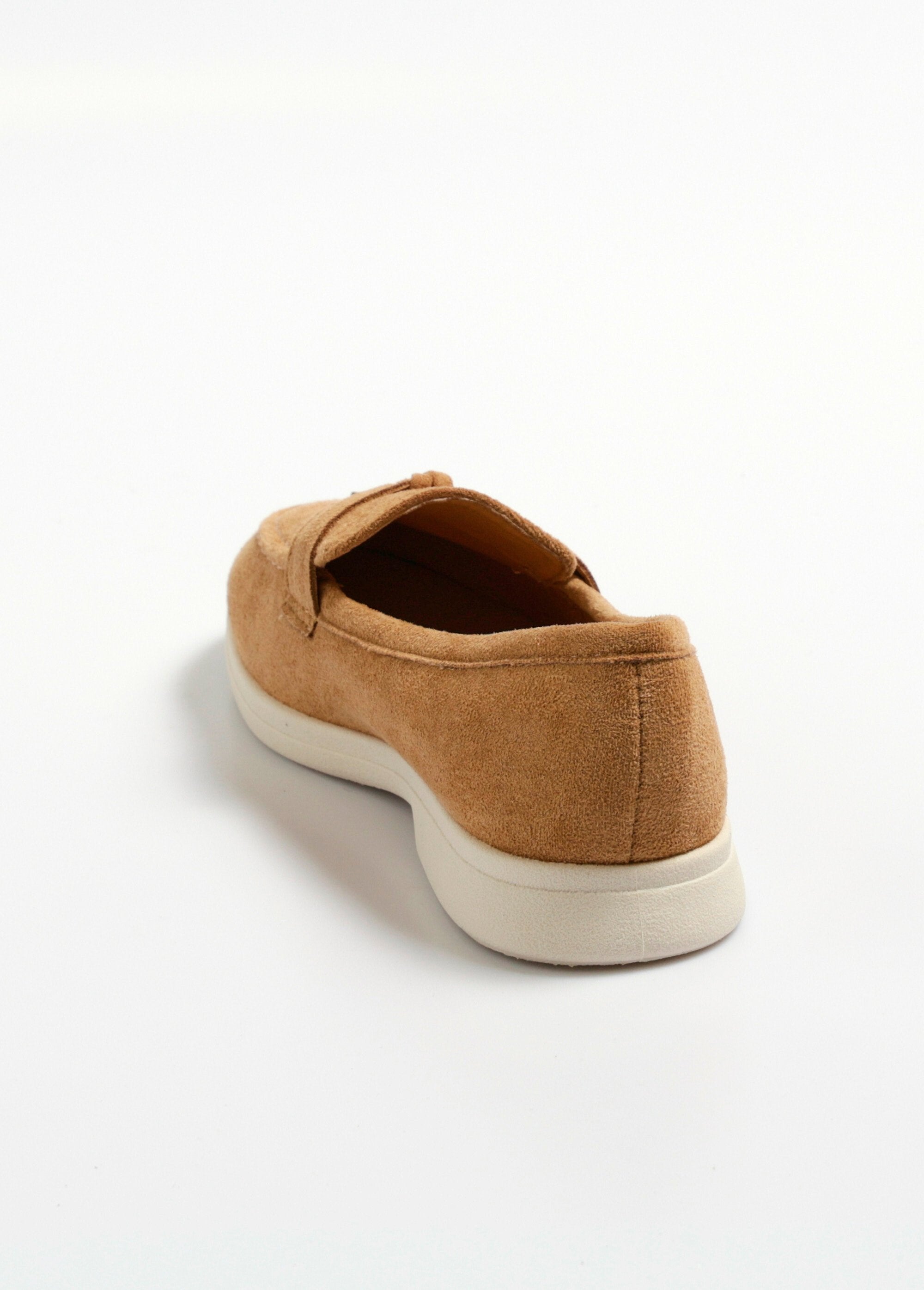 Comfortable_suede_loafers_camel_DO1_slim