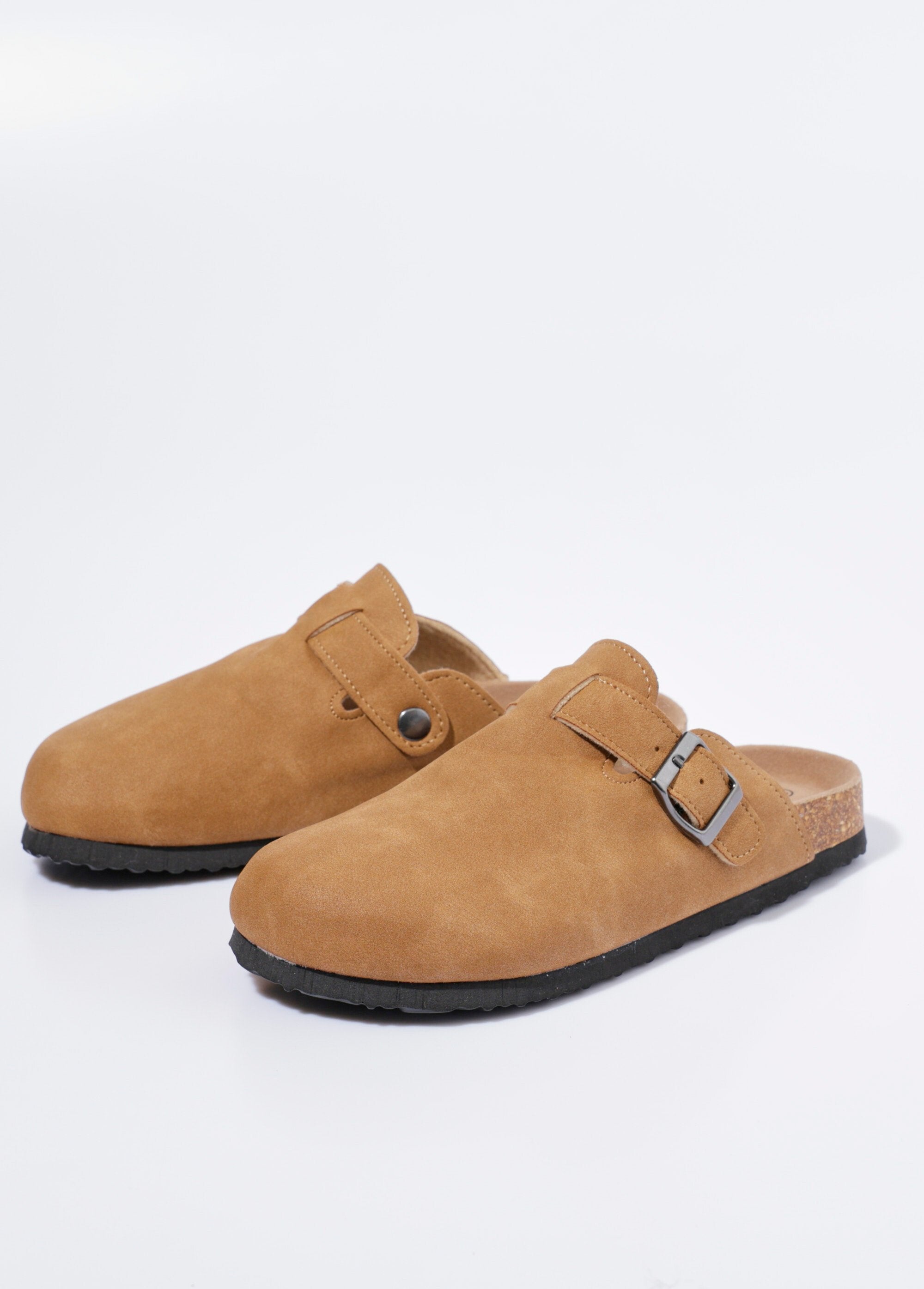 Buckle_mules_with_anatomical_sole_camel_DE1_slim