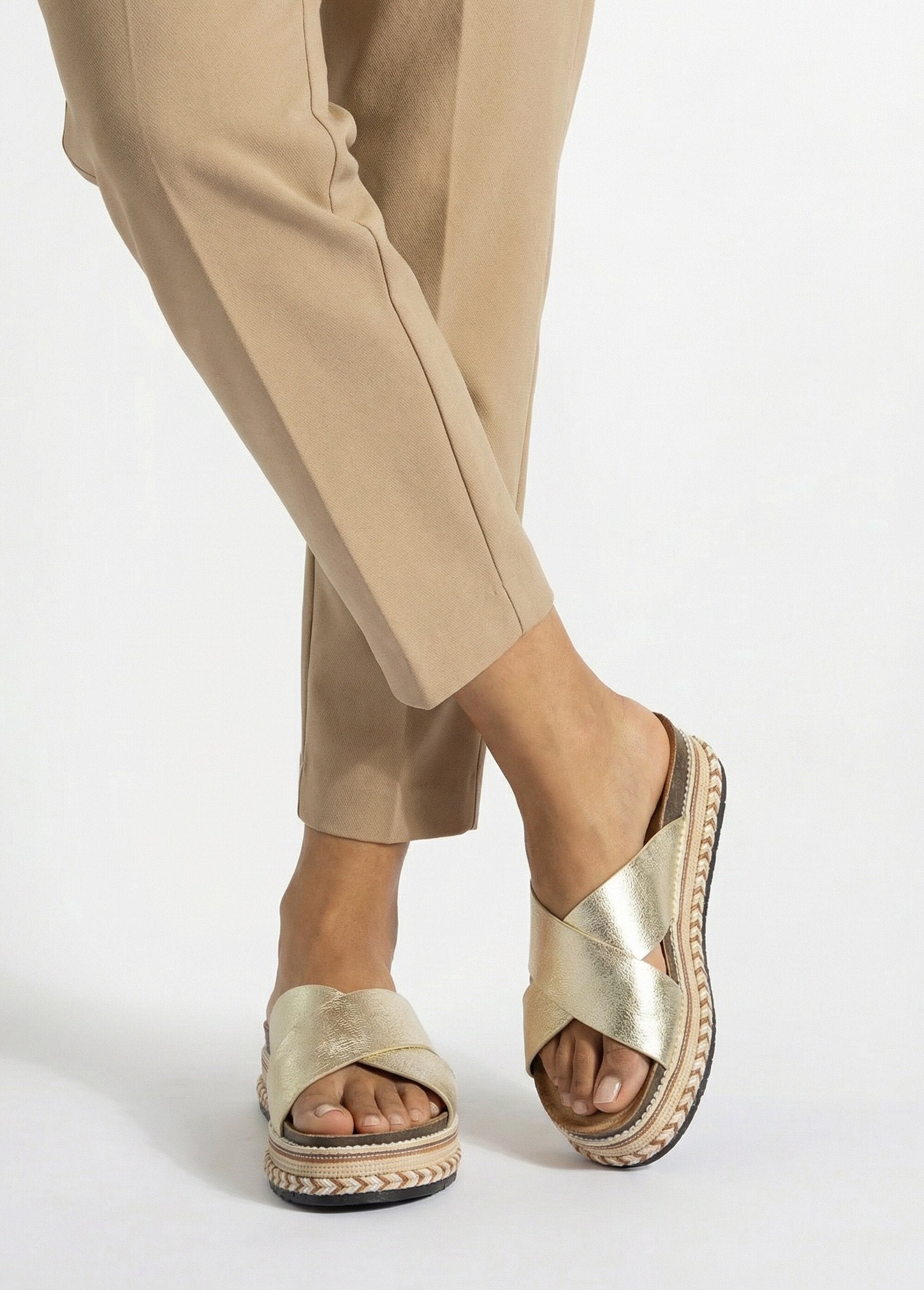 Cross-strap_mules_with_platform_sole_Golden_SF1_slim