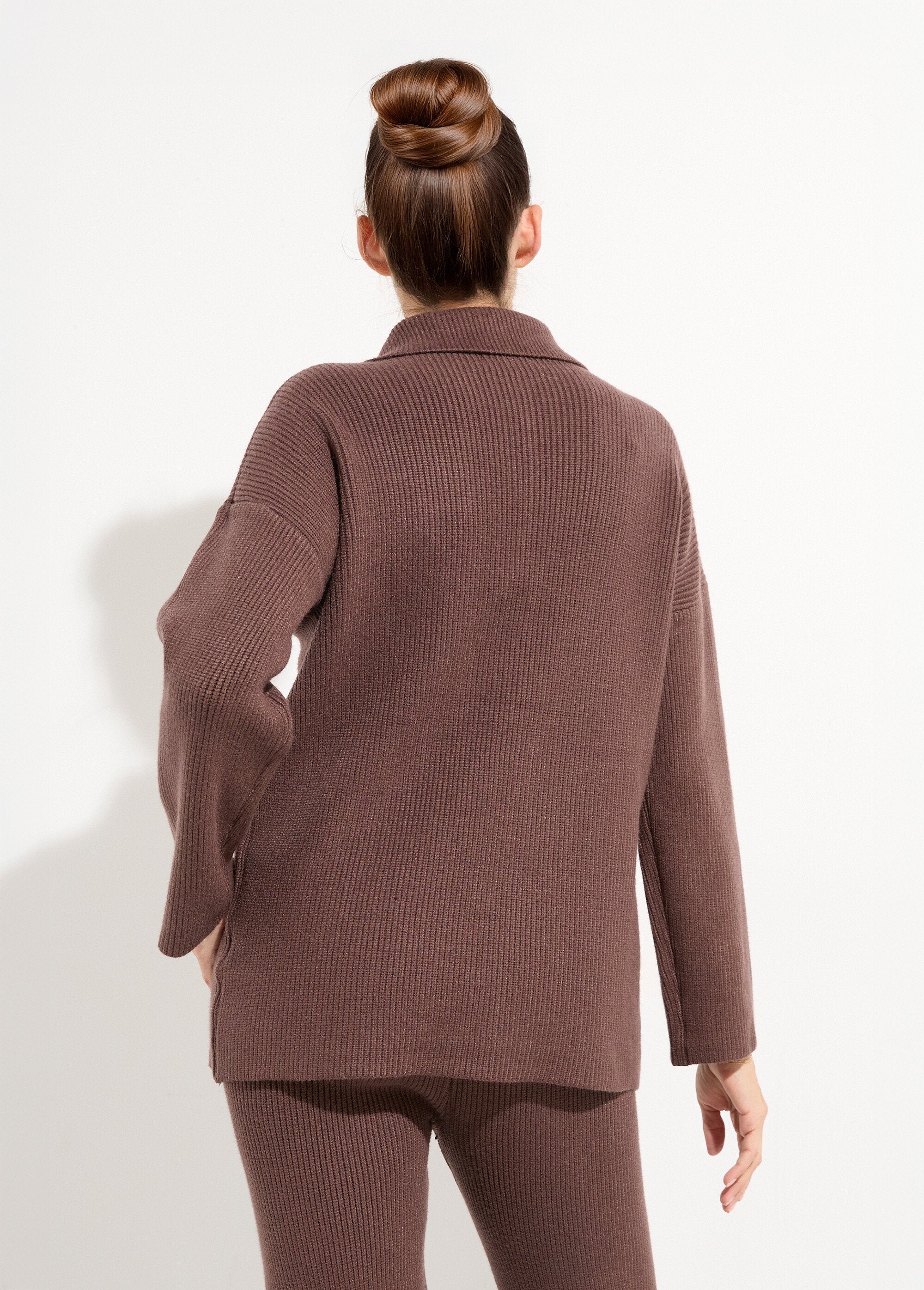 Ribbed_knit_comfort_trucker_sweater_Chocolate_DO1_slim