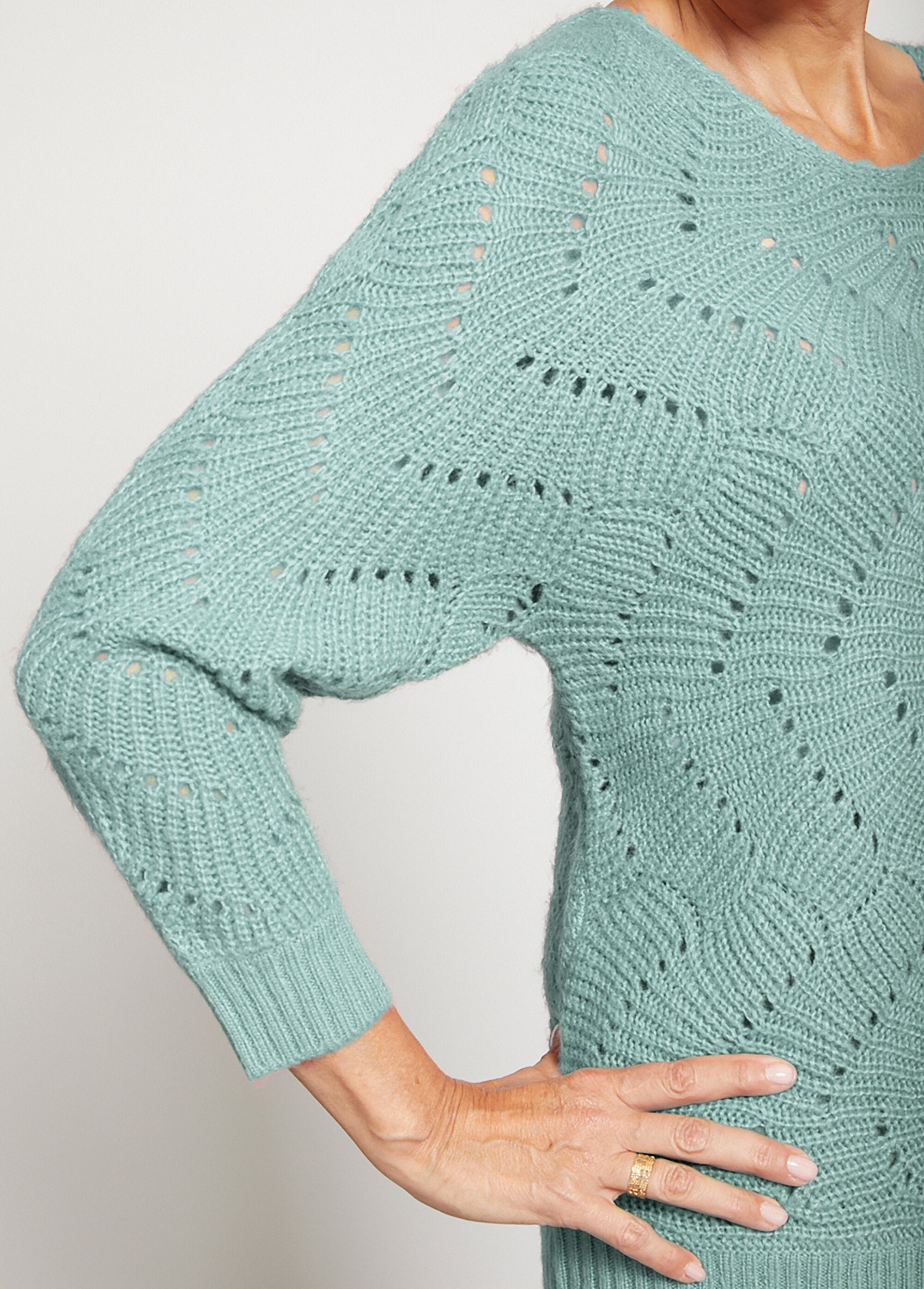 Fancy_knit_batwing_sleeve_sweater_Green_DE1_slim