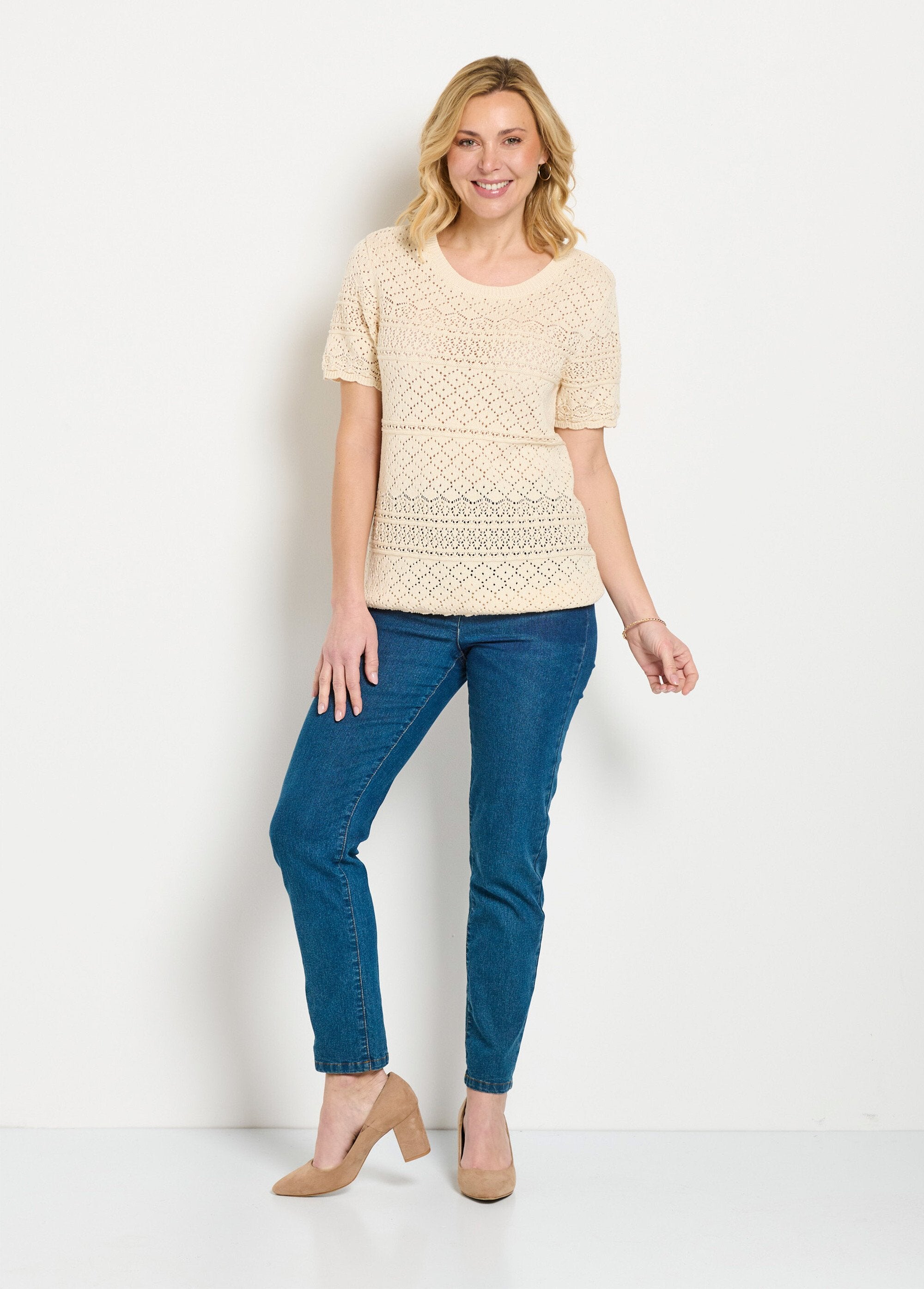 Short-sleeved,_openwork,_round-neck_blouse_sweater_String_SF1_slim