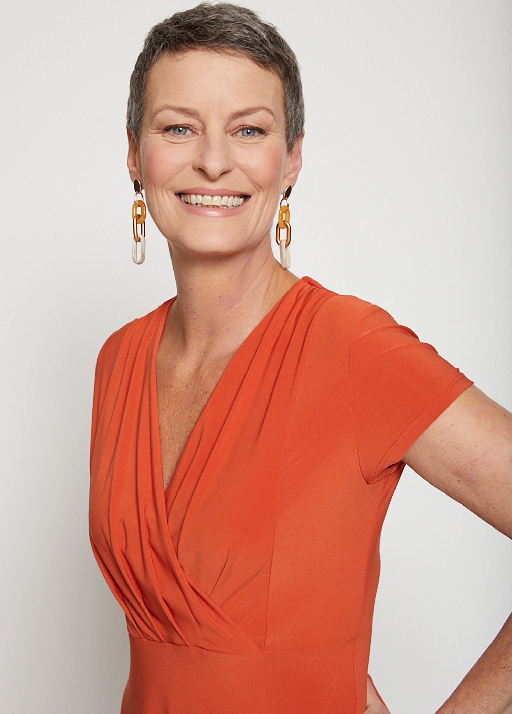 Short_dress_with_wrap-over_neckline_Brick_uni_DE3_slim