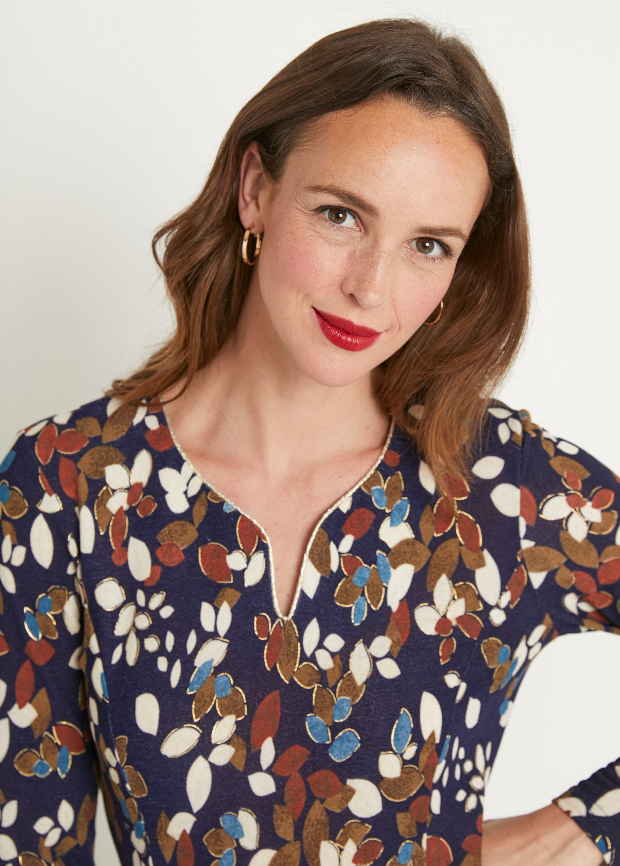 Short_flared_dress_with_warm_knit_leaves_Blue_and_ecru_DE1_slim