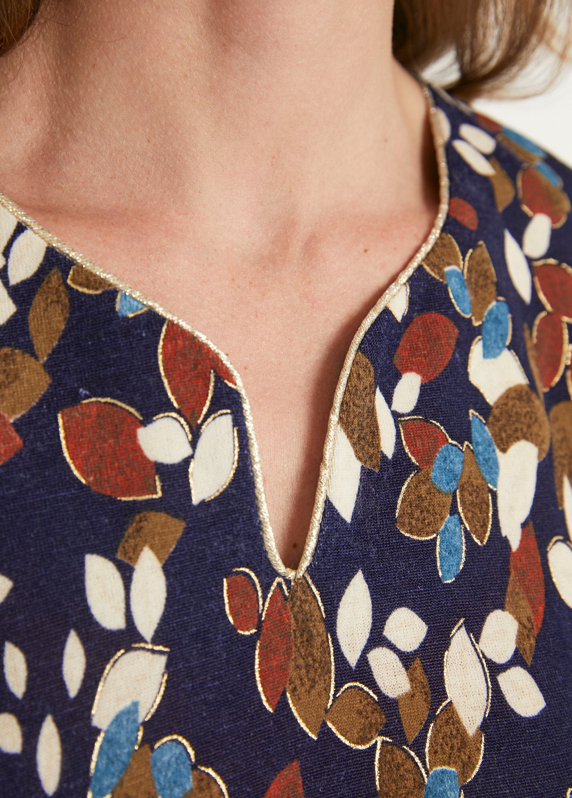 Short_flared_dress_with_warm_knit_leaves_Blue_and_ecru_DE2_slim