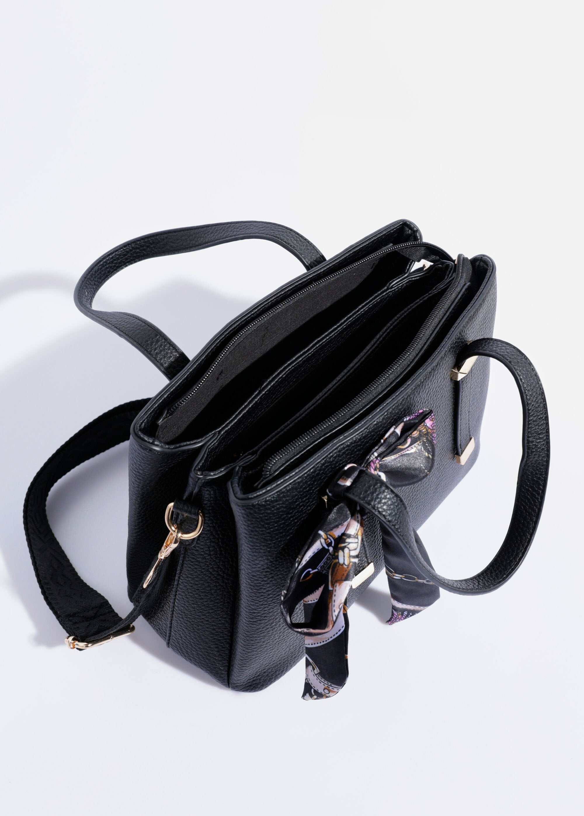 Handbag_carried_on_the_shoulder_or_by_hand_Black_DE1_slim