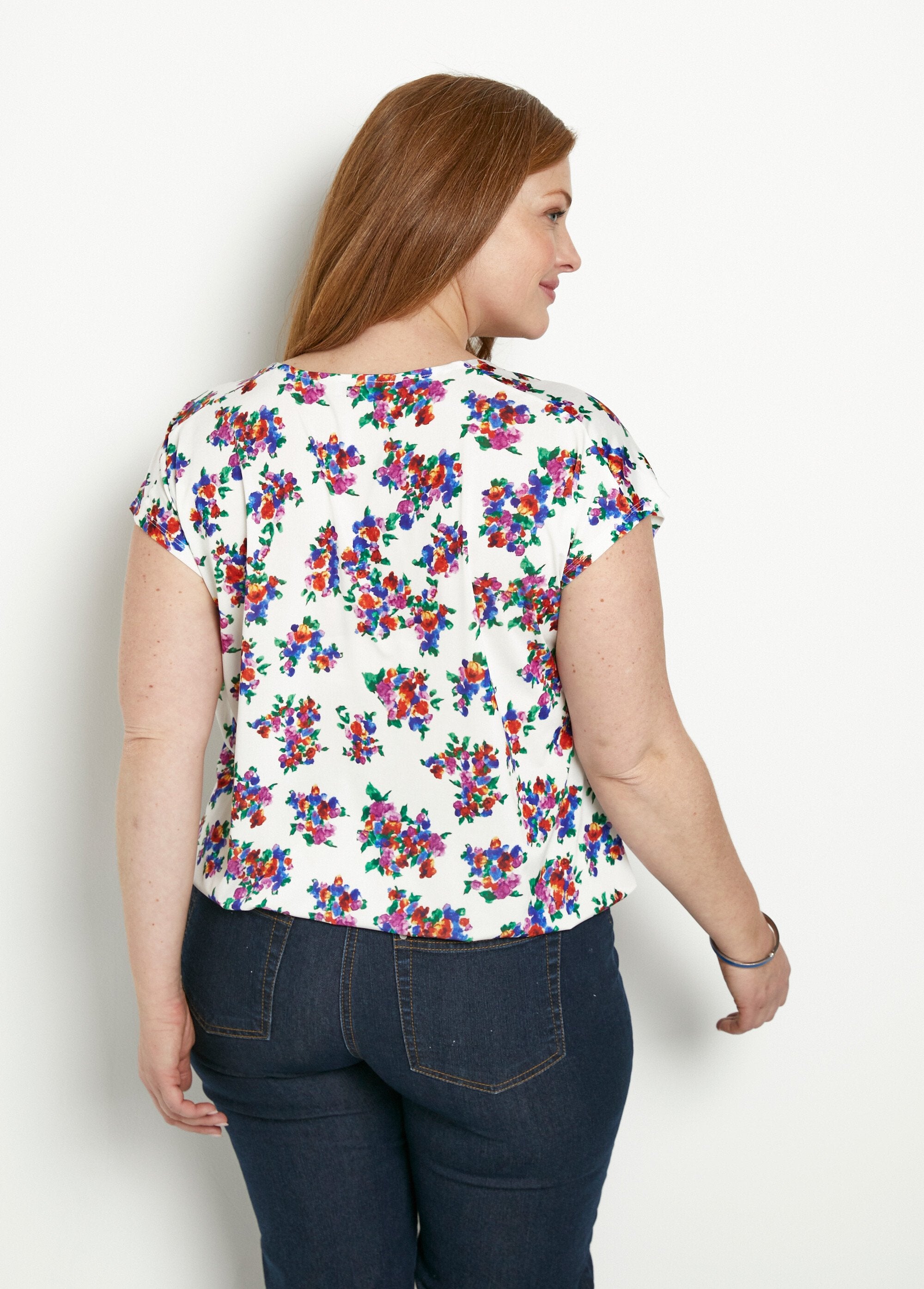 Floral_jewel_collar_blouse_T-shirt_White_background_DO1_curvy