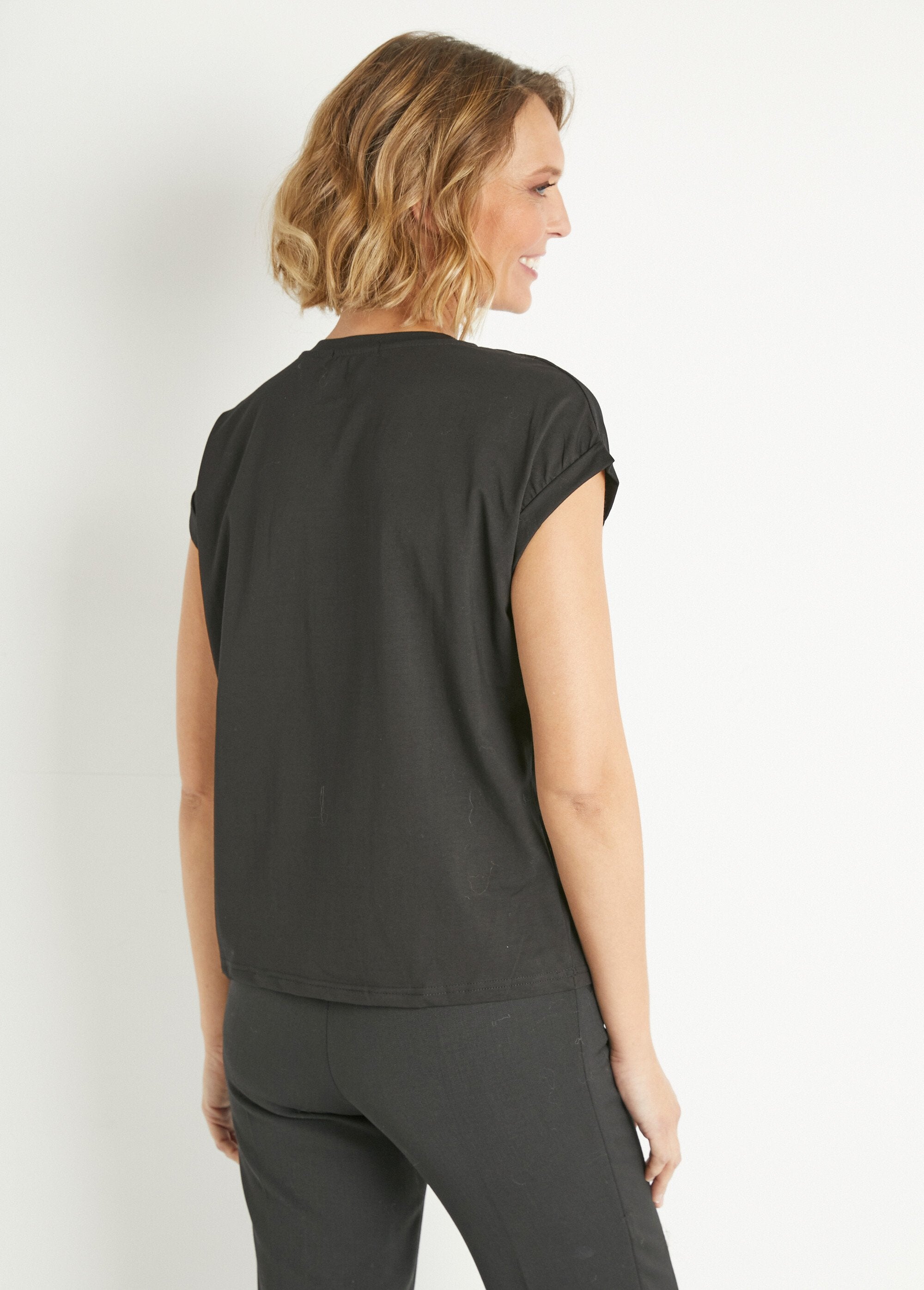 Metallic_heart_pattern_short-sleeved_T-shirt_Black_DO1_slim