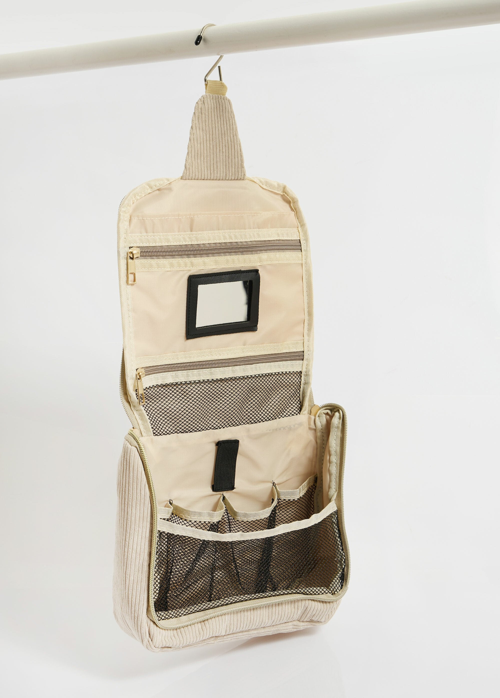 Hanging_toiletry_bag,_velvet_Beige_DE1_slim