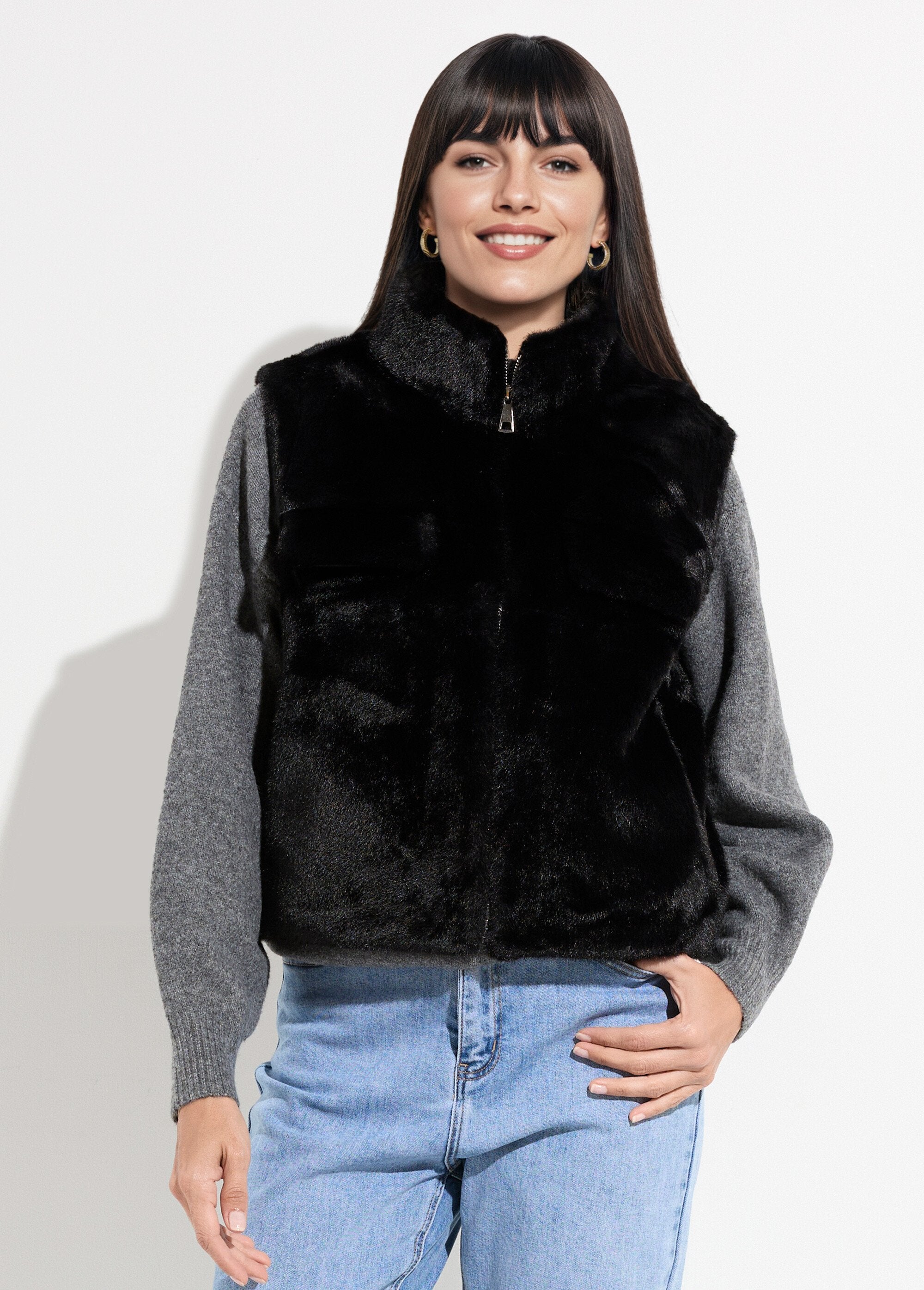 Blouson_zippé_sans_manches_en_fourrure_Noir_FA1_slim