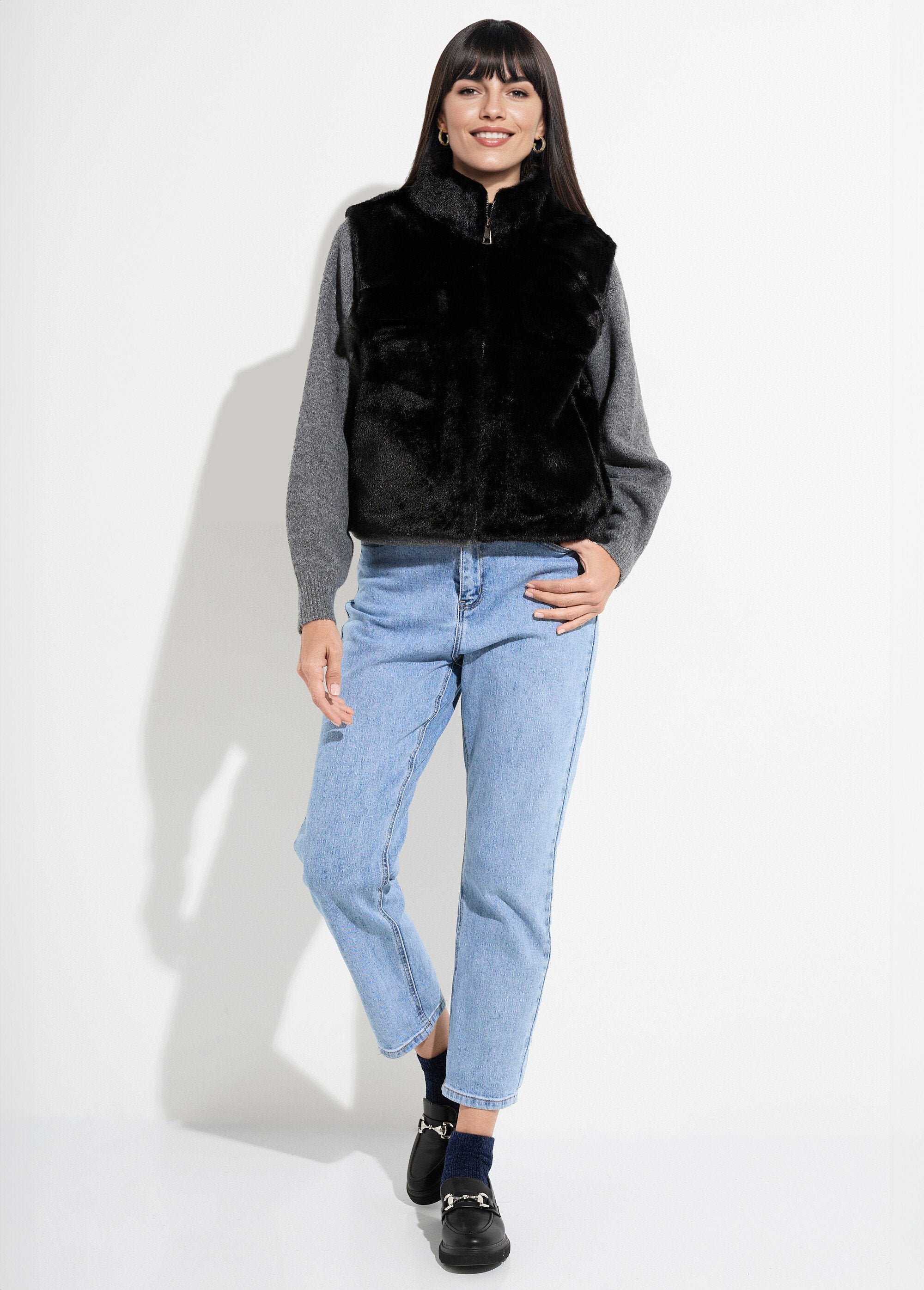 Blouson_zippé_sans_manches_en_fourrure_Noir_SF1_slim