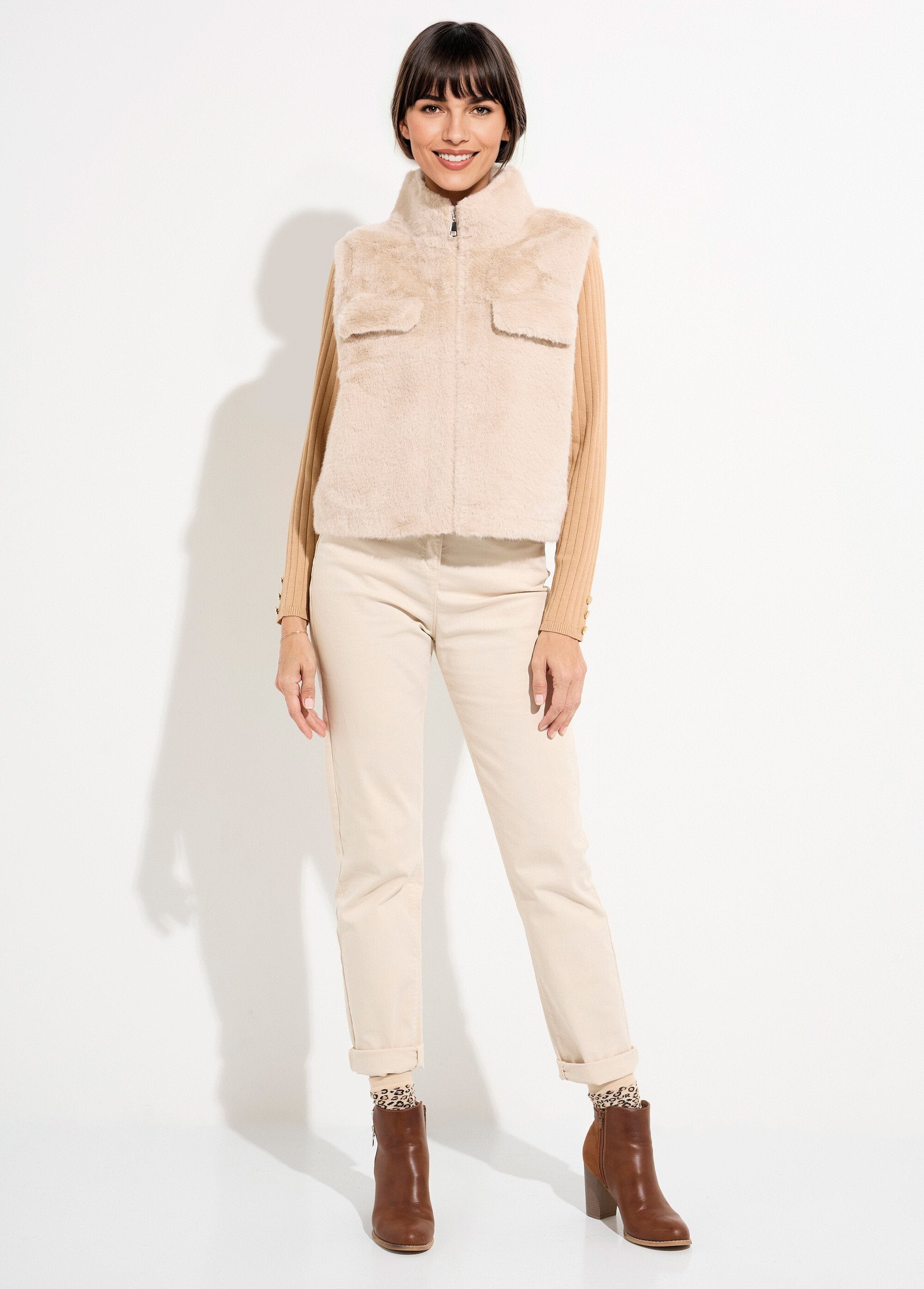 Blouson_zippé_sans_manches_en_fourrure_Ecru_SF1_slim
