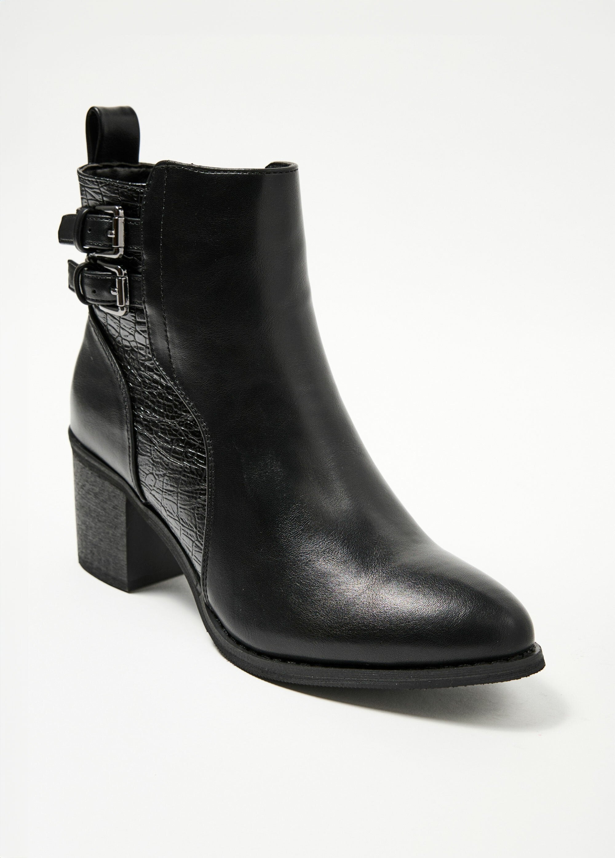 Boots_with_heels_and_reptile_effect_insert_Black_FA1_slim