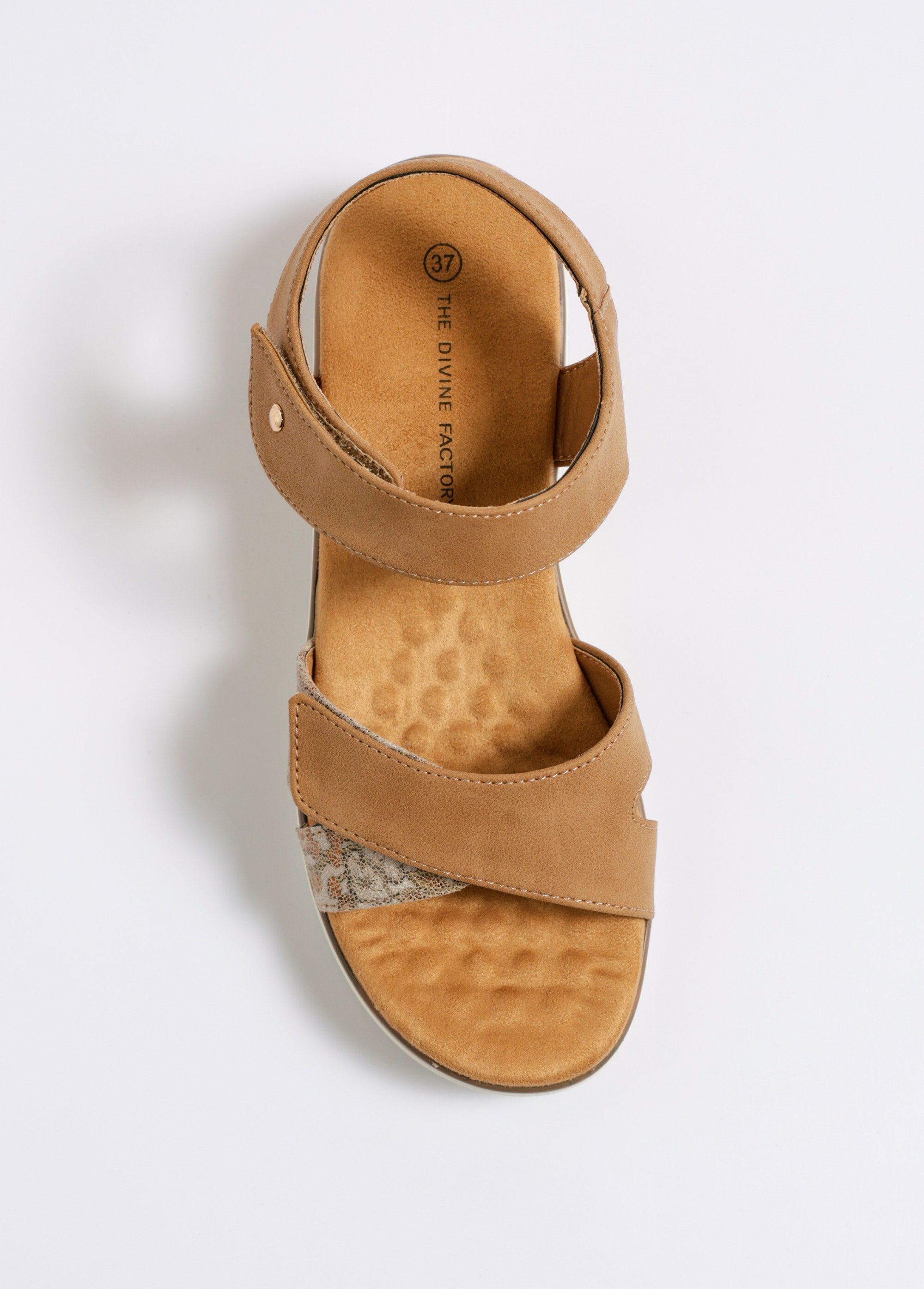 Suede_and_cork_wedge_sandals_camel_OV1_slim