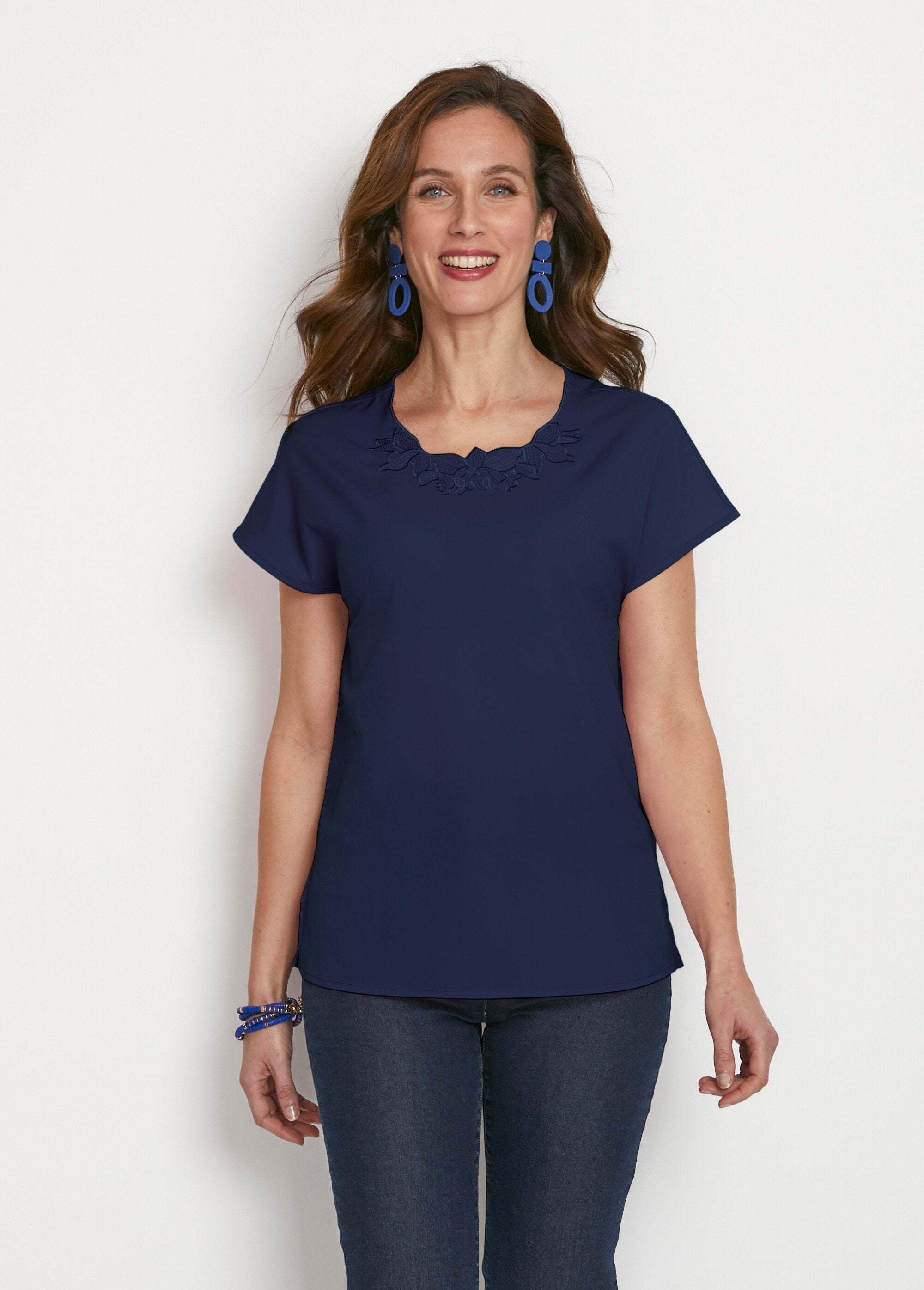 Long_short-sleeved_top_with_round_neck_embroidery_Marine_FA1_slim