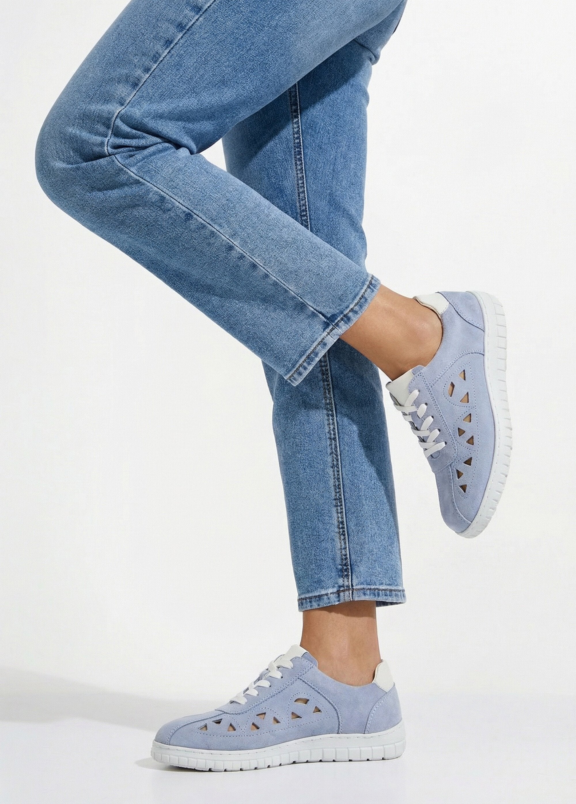 Comfort_width_perforated_leather_lace-up_derbies_Blue_SF1_slim