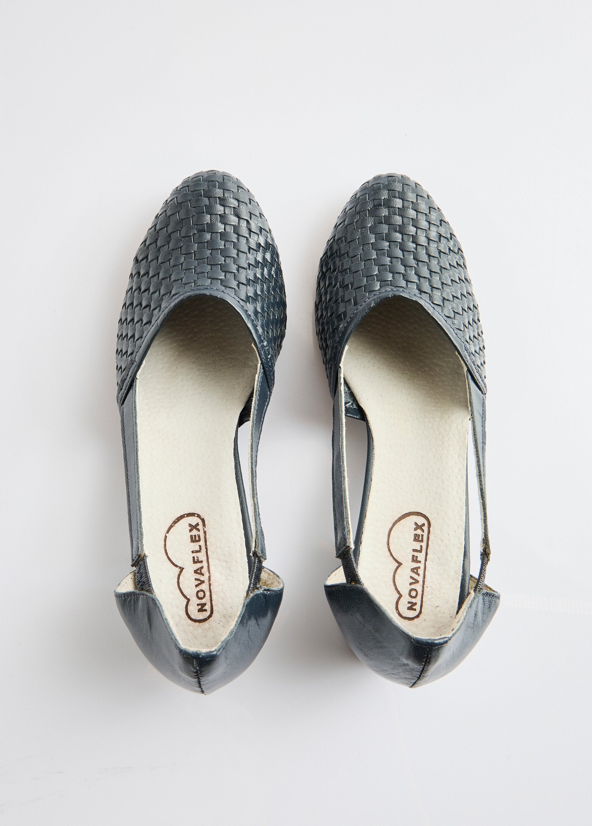 Leather_heeled_pumps_Marine_OV1_slim