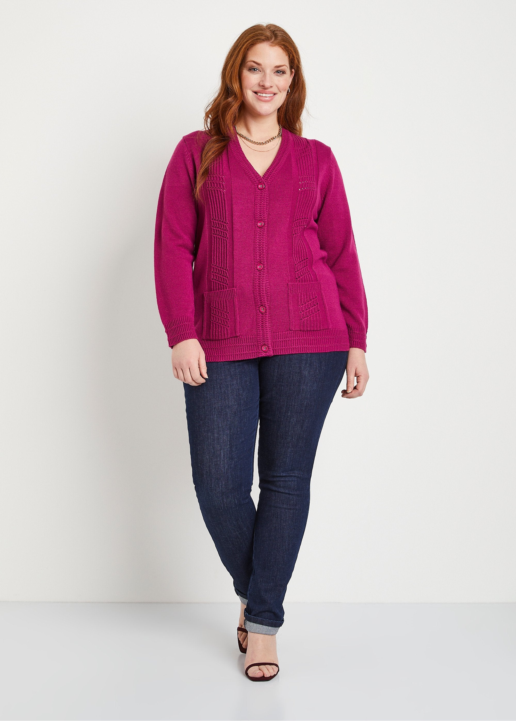 Long-sleeved_buttoned_cardigan_Cassis_SF1_curvy