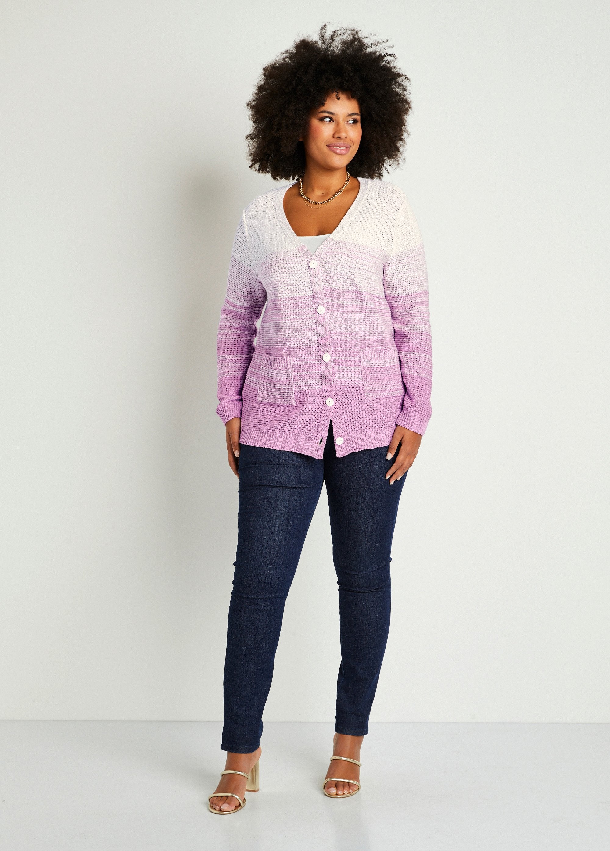 Long_V-neck_buttoned_cotton_cardigan_White_and_purple_SF1_curvy