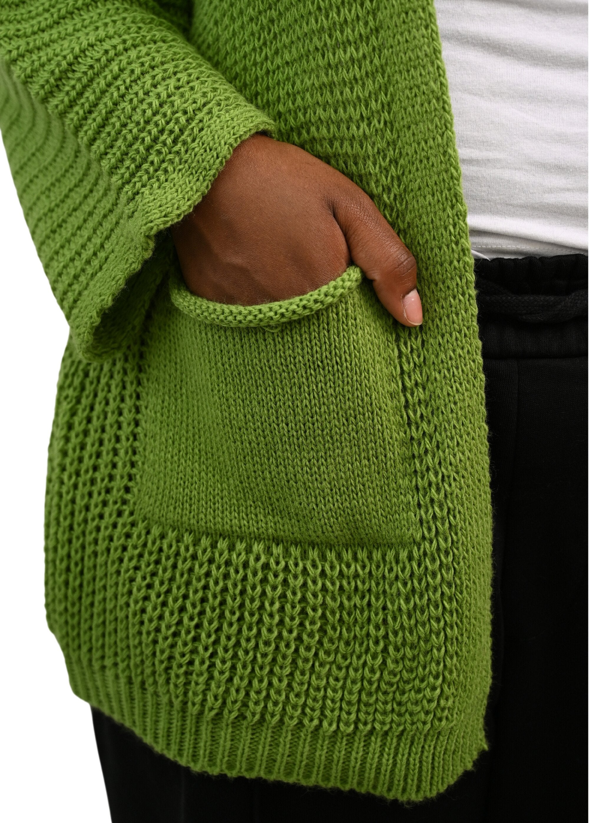 Gilet_long_maille_avec_poches_plaquées_Vert_olive_DE1_curvy