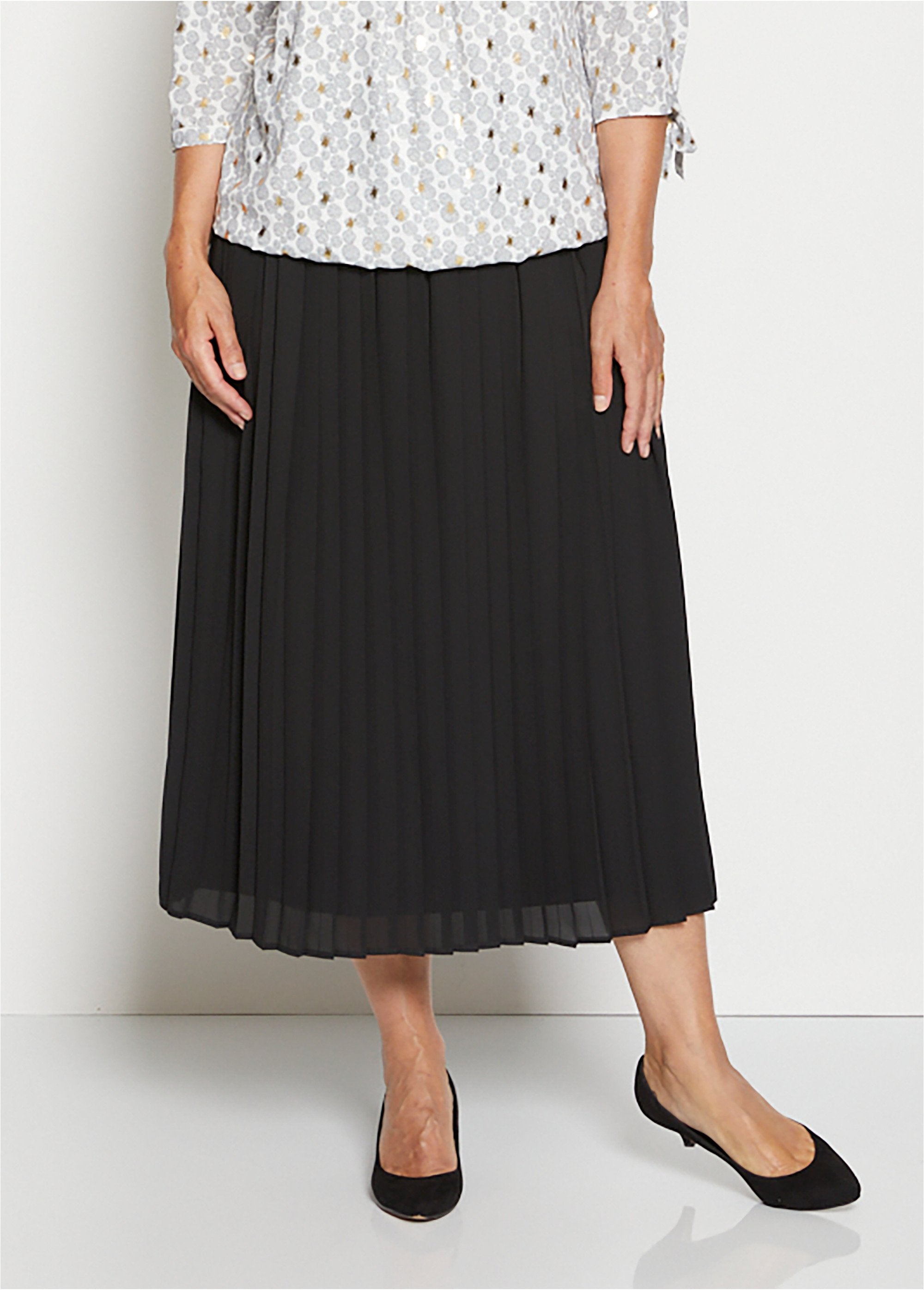 Long_permanent_pleated_skirt_Black_FA1_curvy