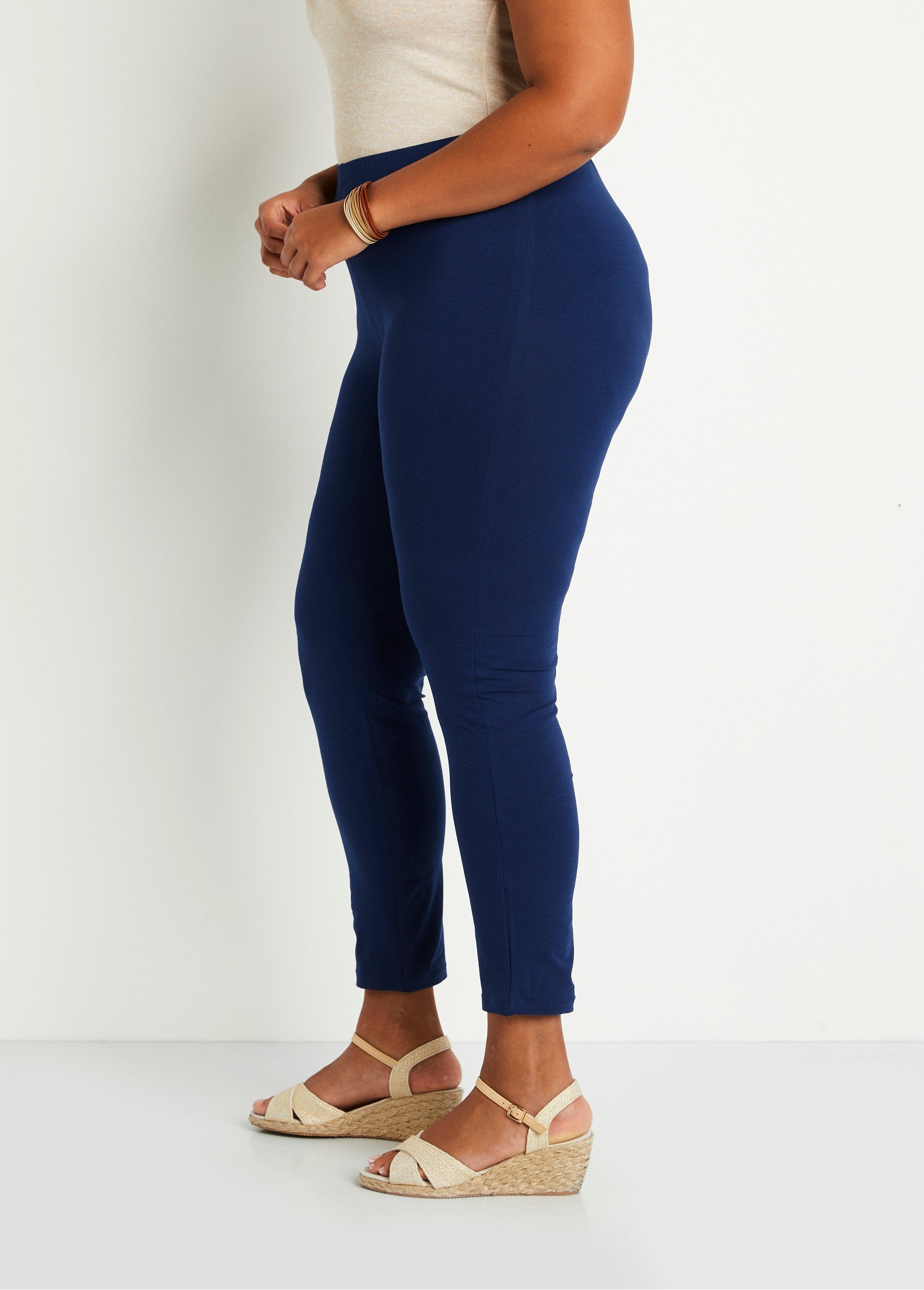 Printed_leggings_with_elasticated_waistband_Plain_navy_DR1_curvy