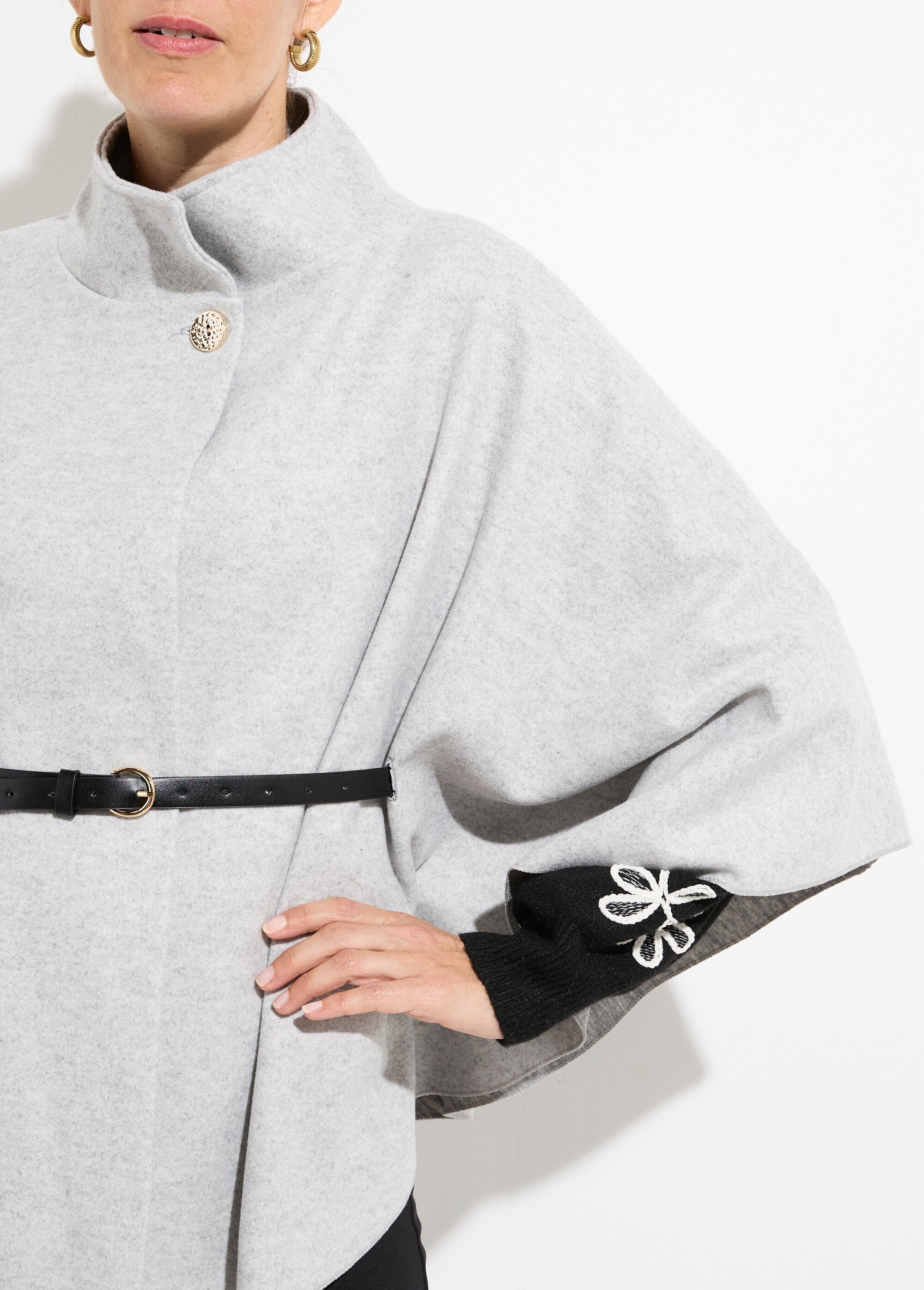Manteau_cape_à_ceinturer,_col_montant_Gris_clair_DE1_slim
