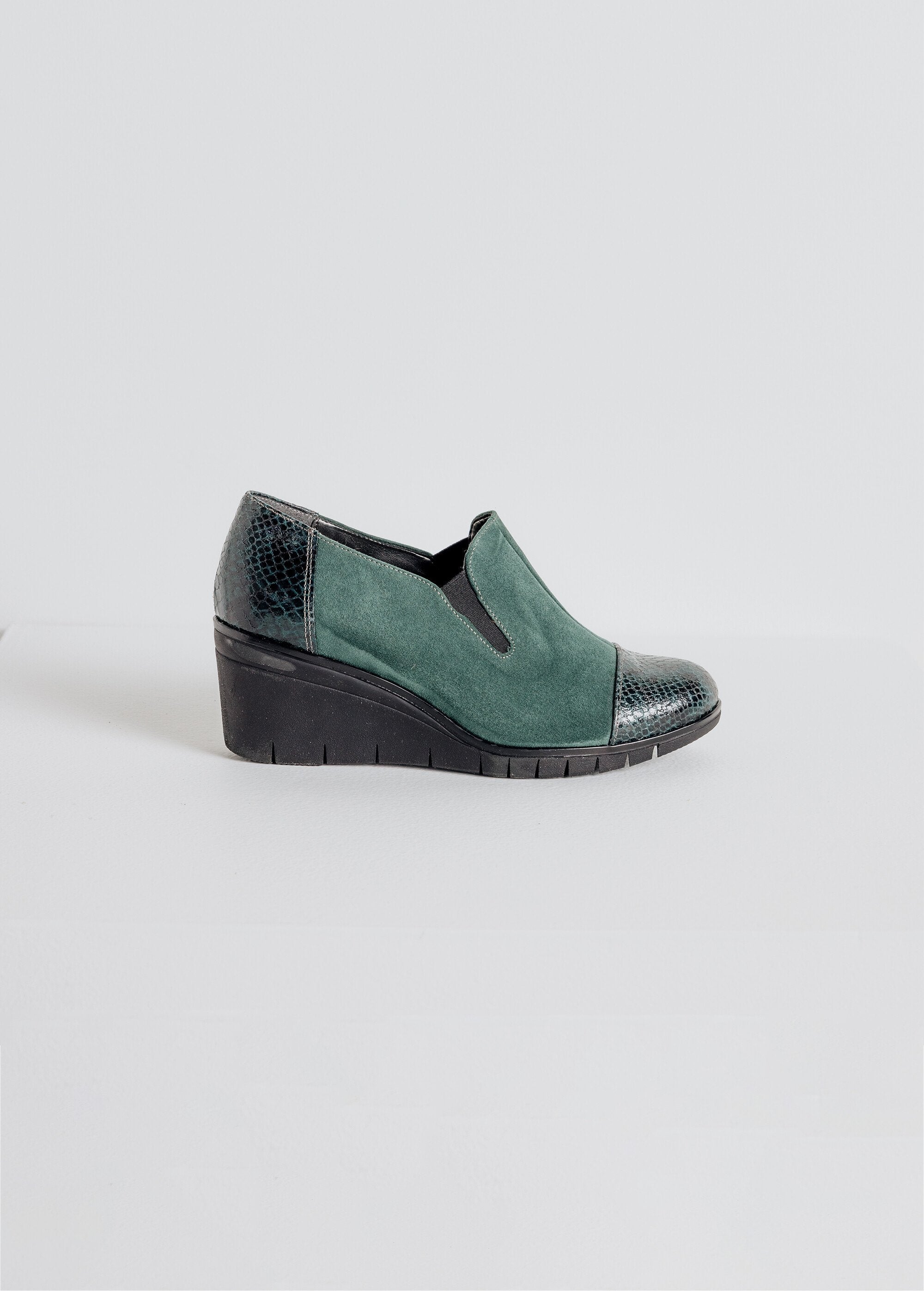 Elasticated_comfort_width_wedge_moccasins_Green_DR1_slim