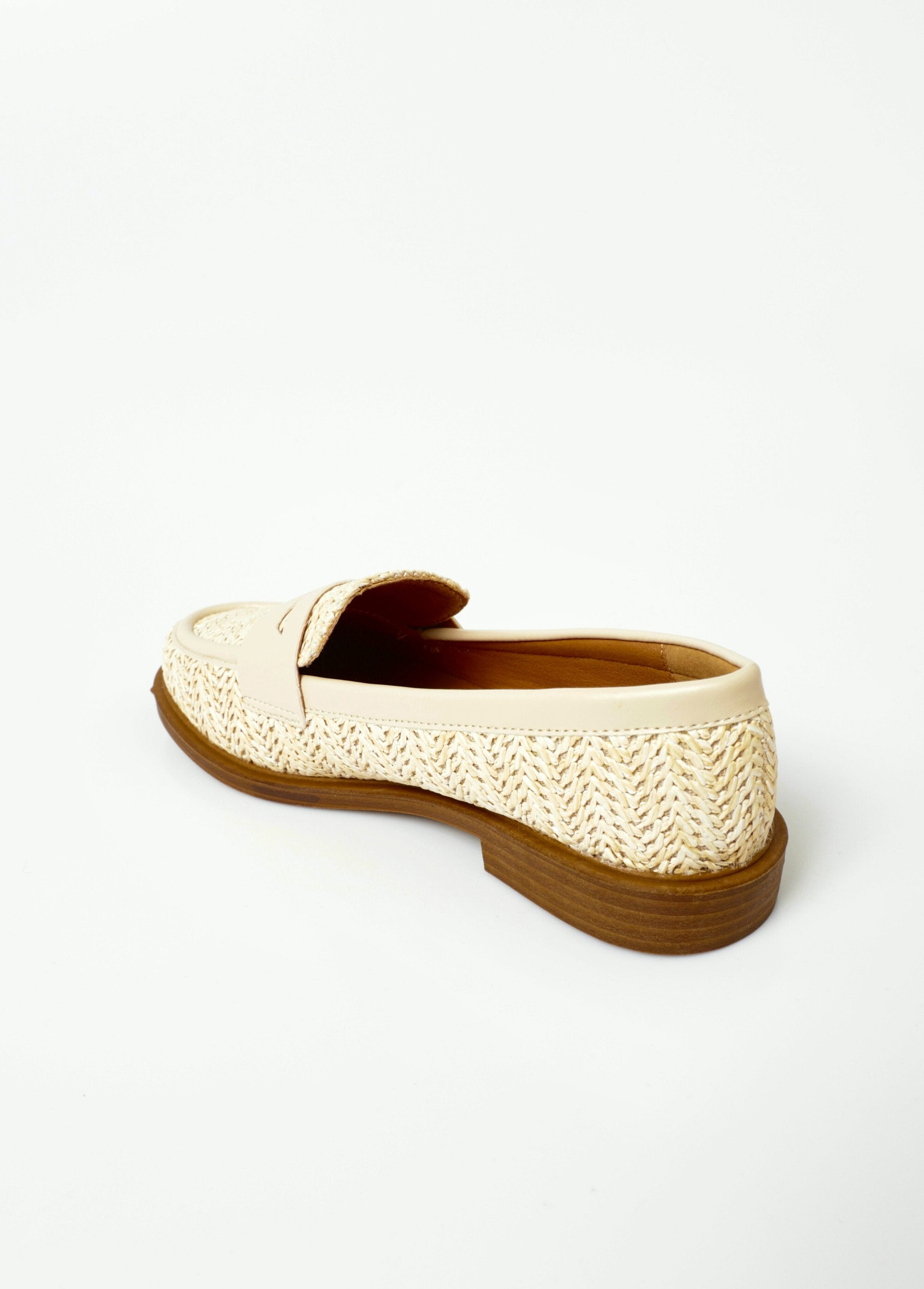 Mocassins_effet_natté_métallisé_avec_patte_Beige_DO1_slim