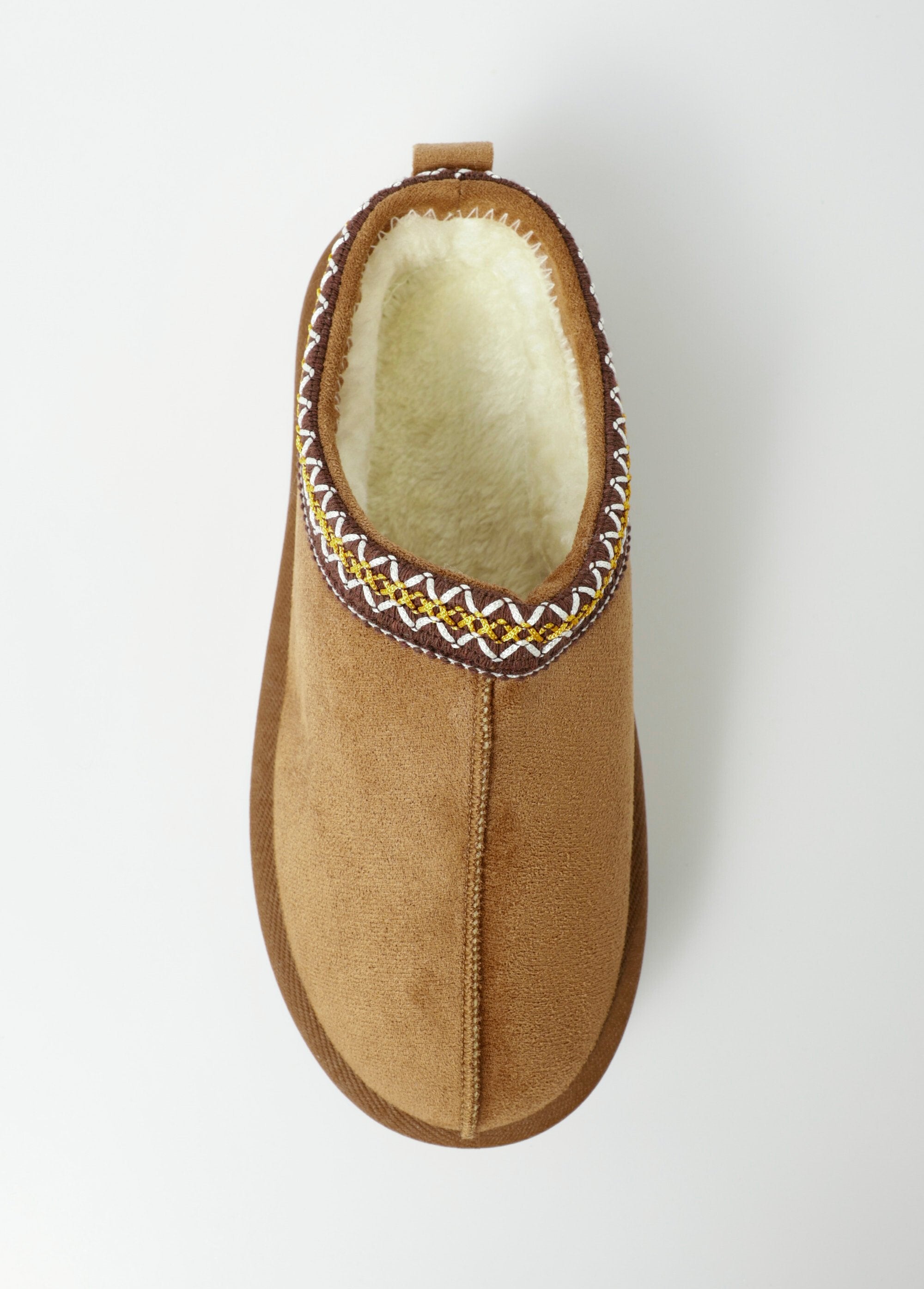 Mules_effet_daim_fourrées_et_compensées_Camel_OV1_slim