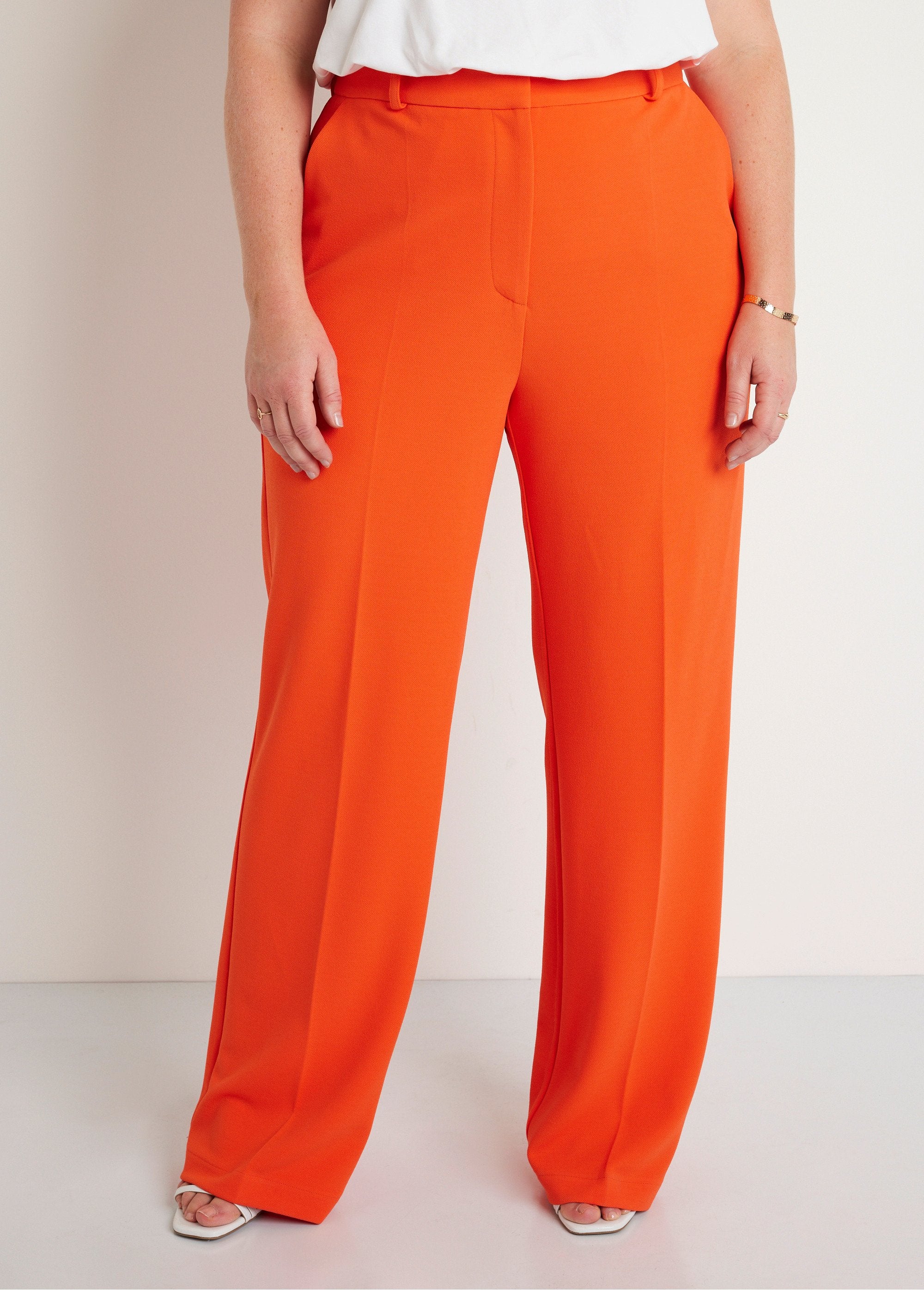 Wide_flowing_pants_Orange_FA1_curvy