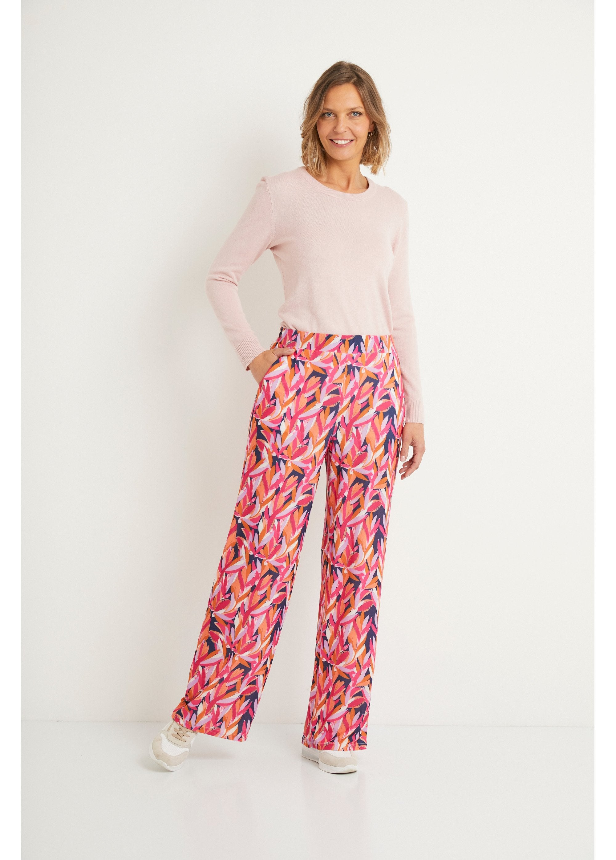 Wide-leg_pants_with_elastic_waistband_Navy_and_pink_SF1_slim