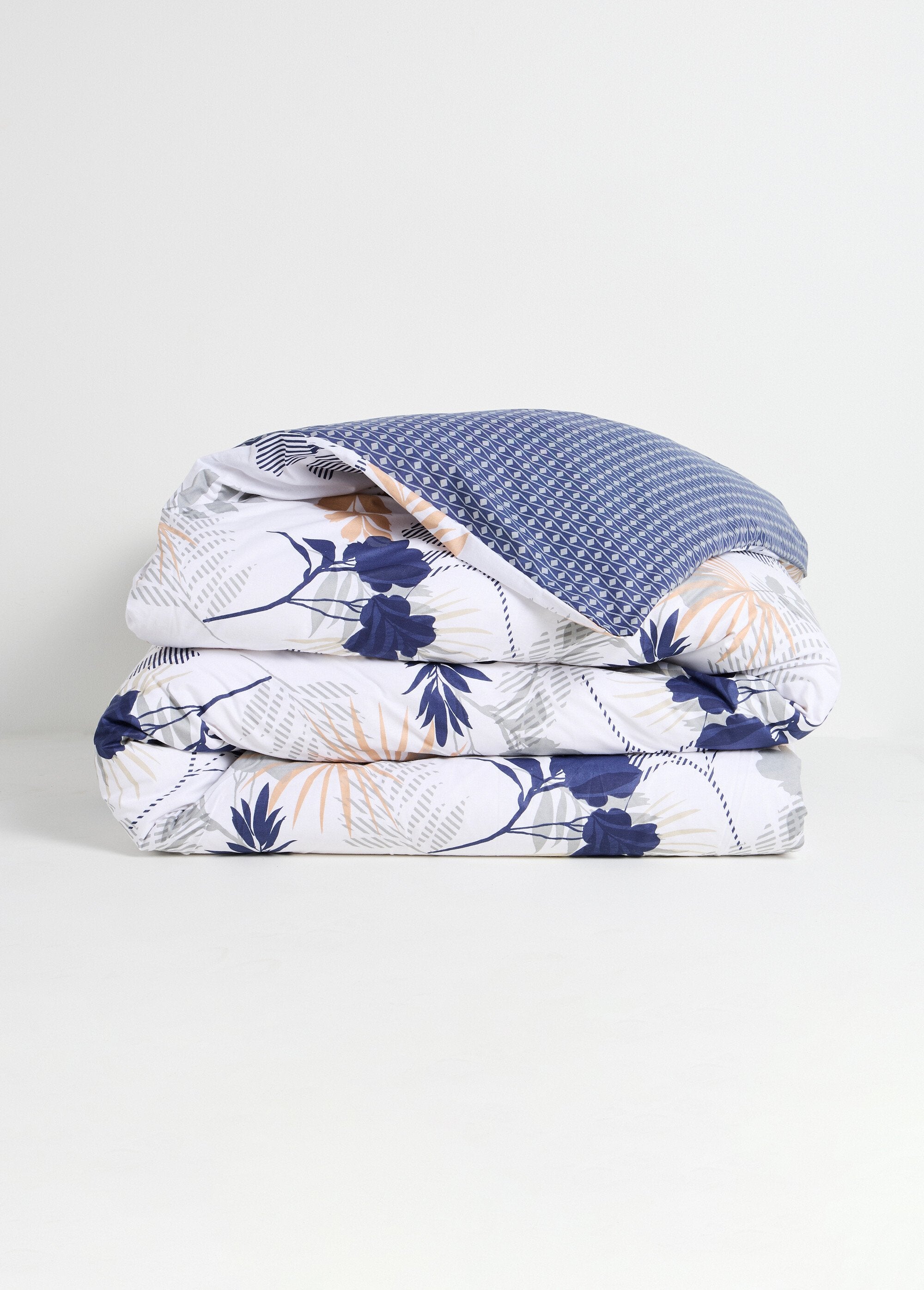 Cotton_duvet_cover_set,_Levant_Blue_and_white_DE1_slim