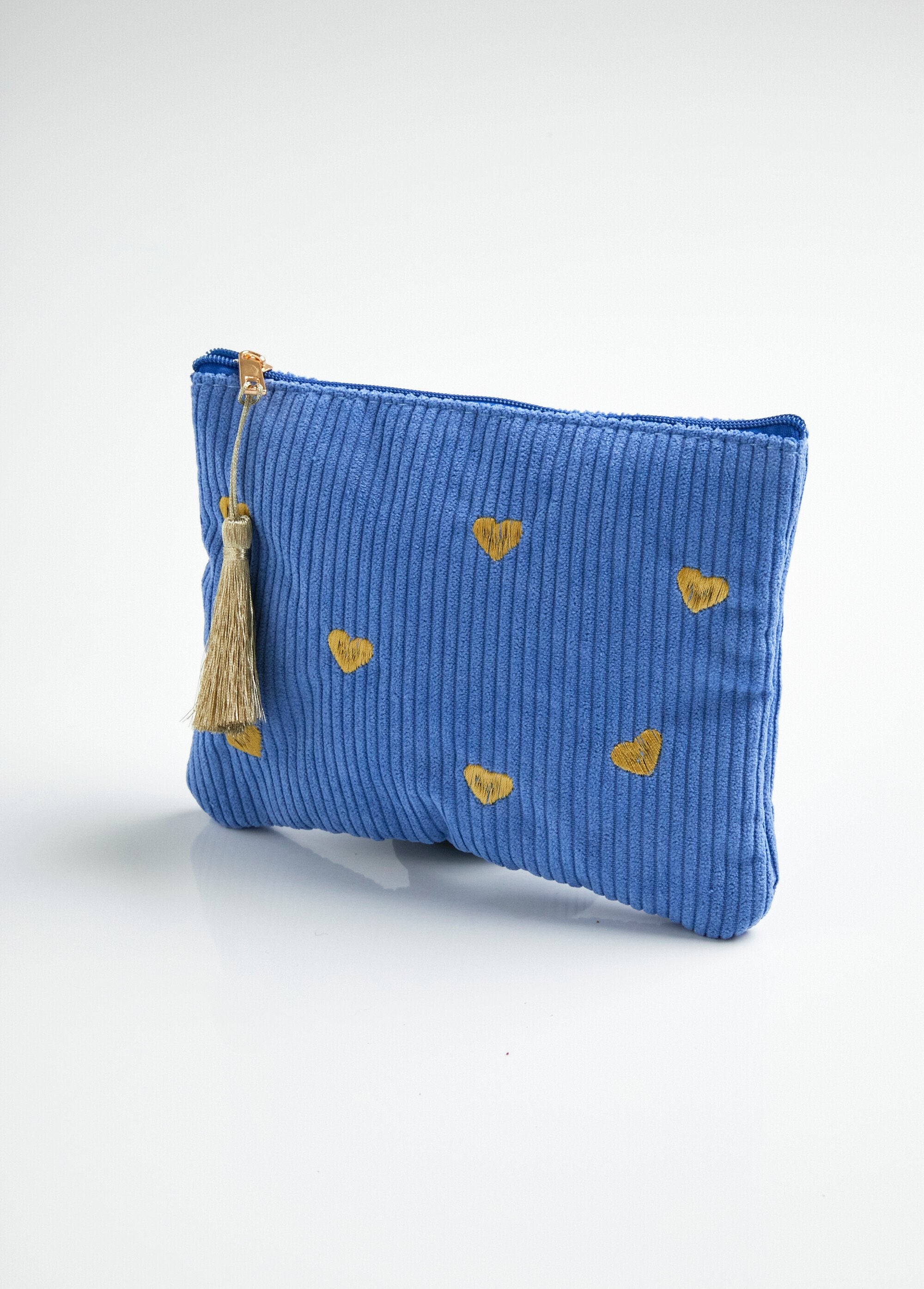 Zipped_velvet_pouch_with_heart_embroidery_Blue_FA1_slim