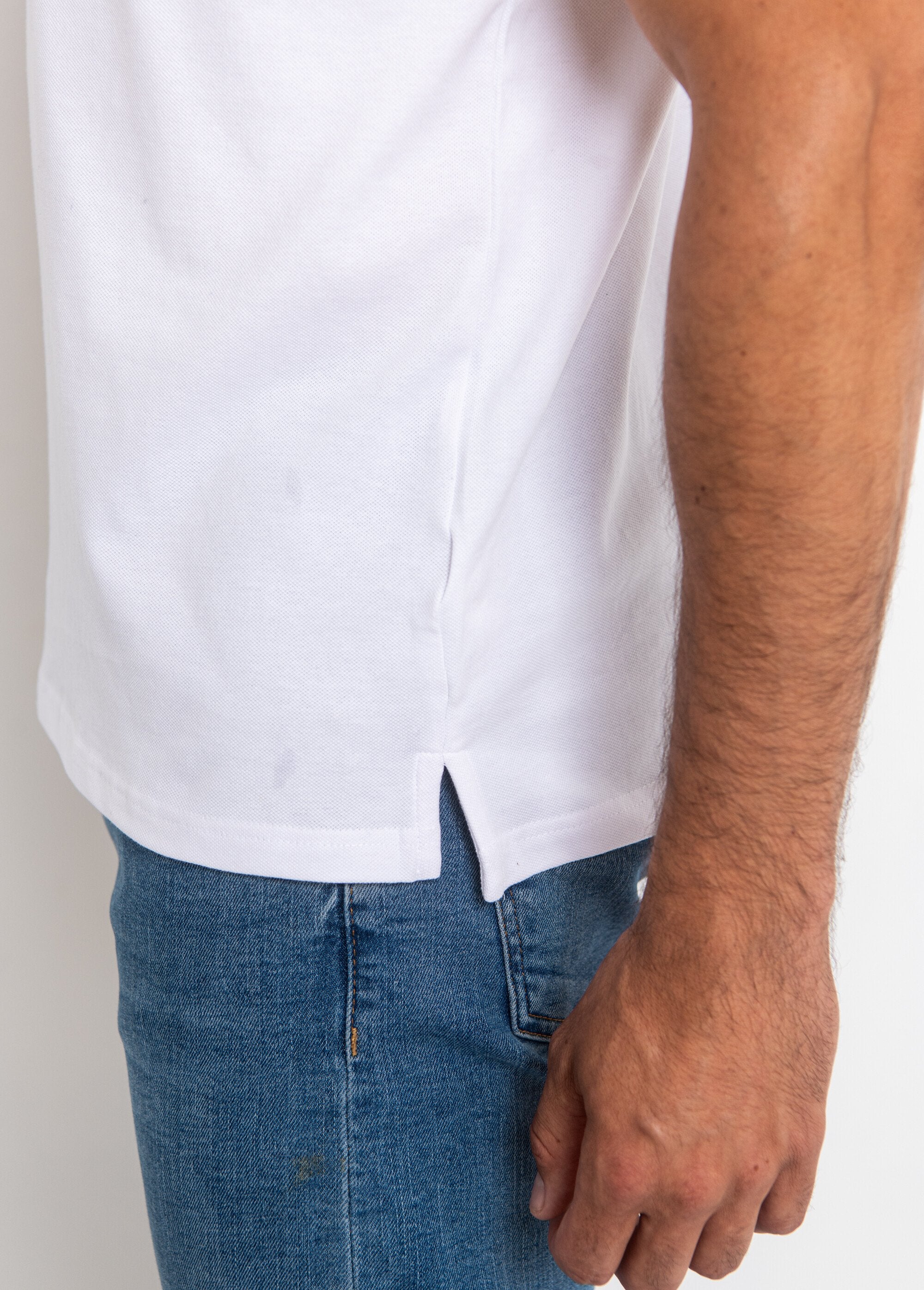 Short_sleeve_polo_shirt_with_mandarin_collar_White_DE2_slim