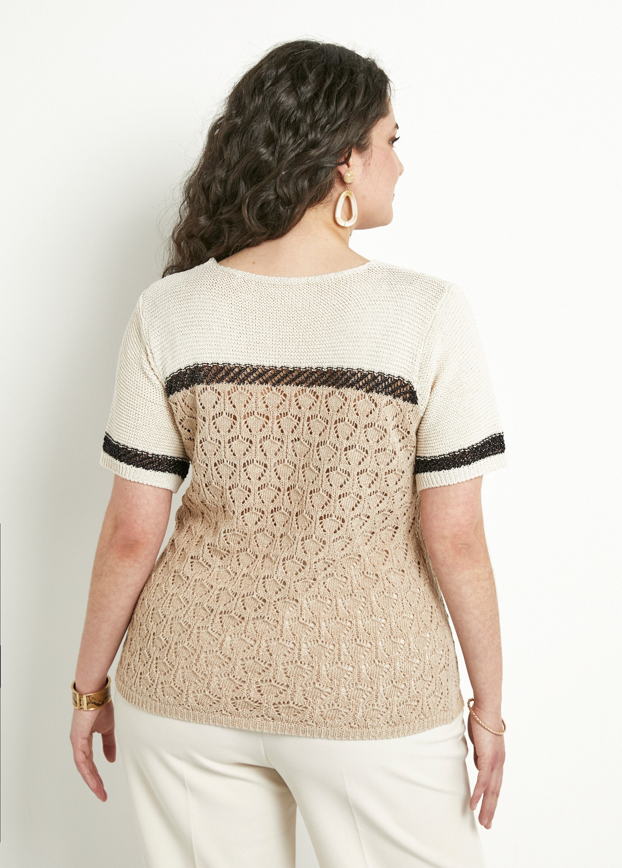 Soft_shiny_short_sleeve_round_neck_sweater_Beige_and_black_DO1_curvy