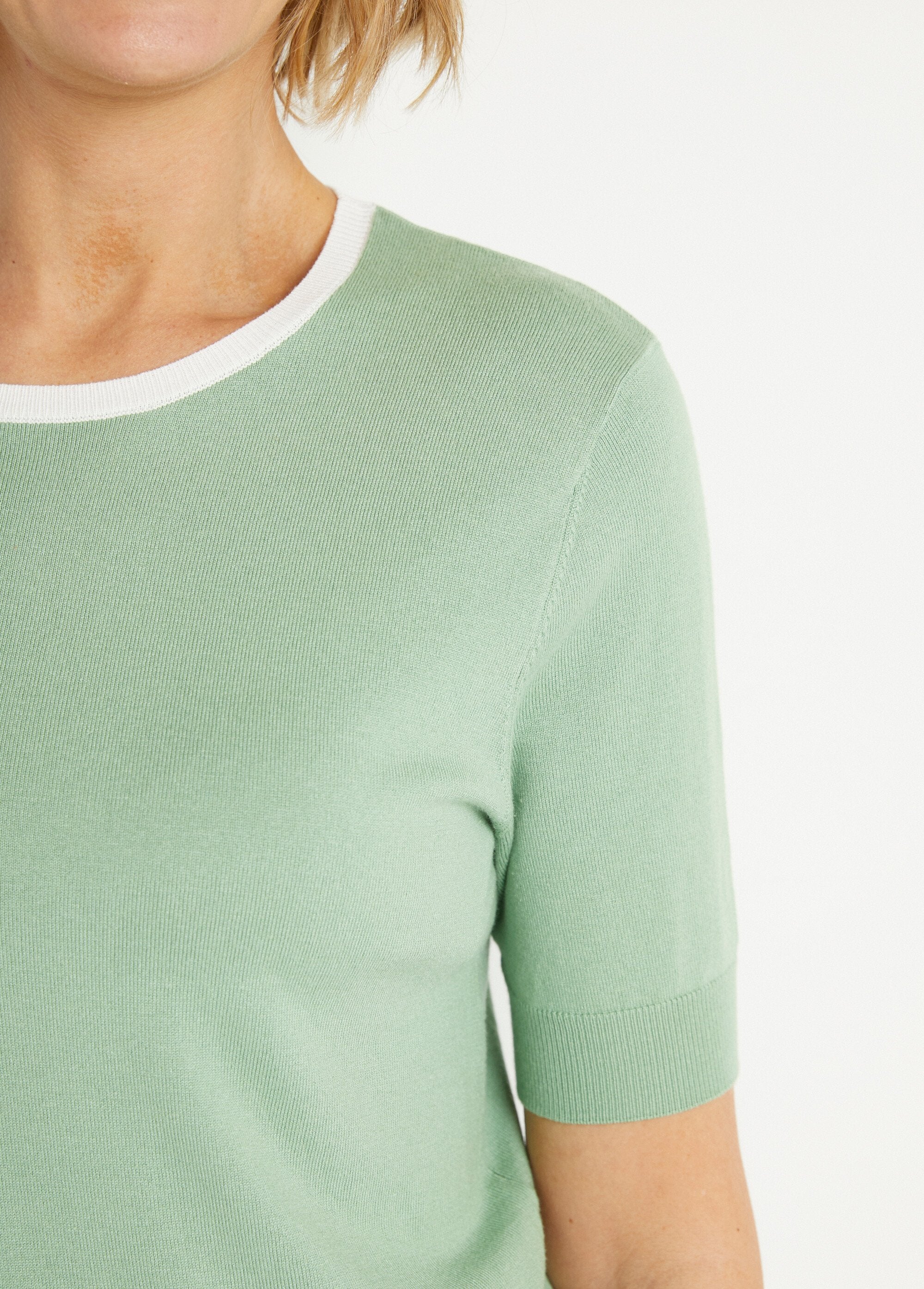 Soft_short_sleeve_round_neck_sweater_water_green_DE2_slim