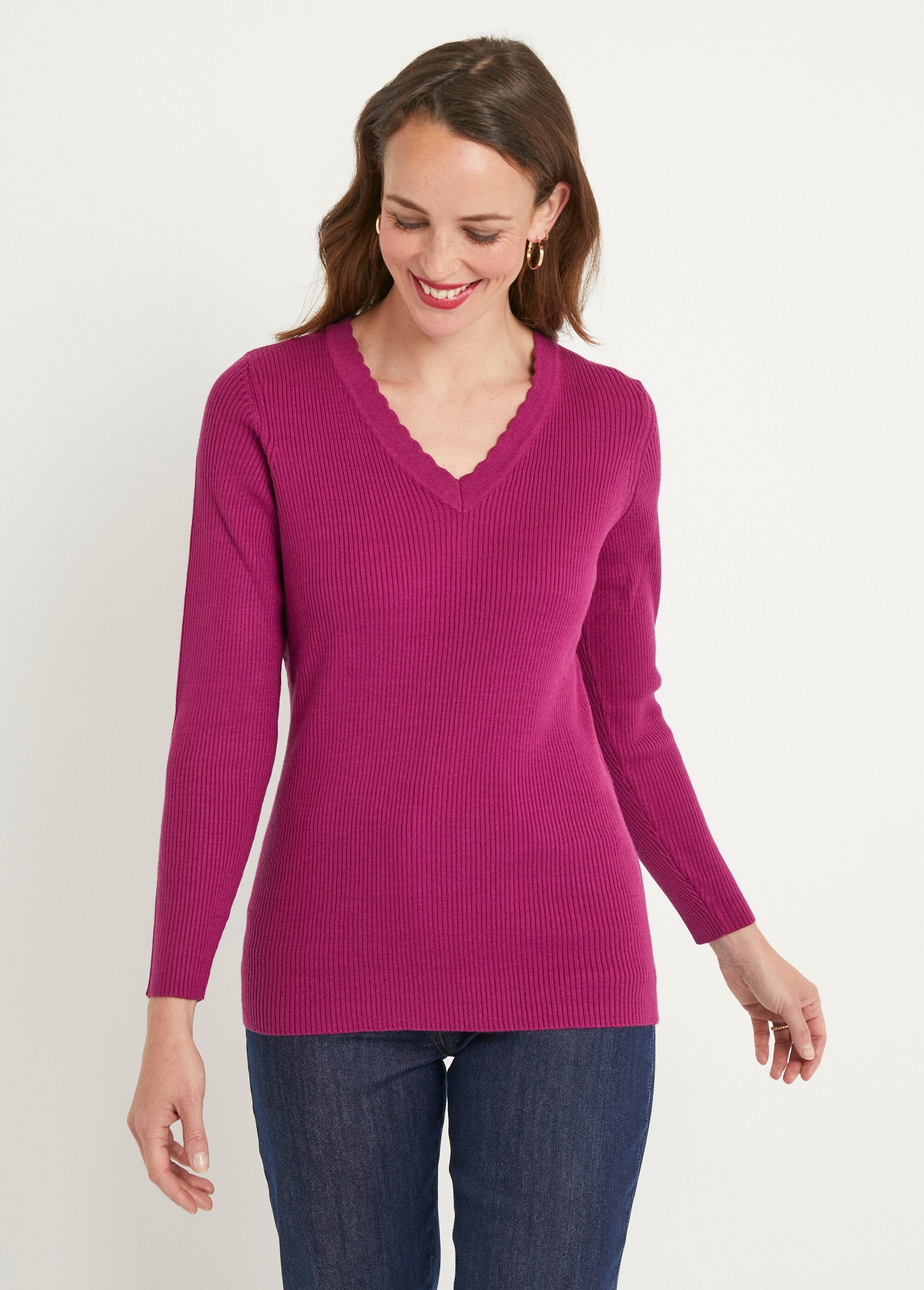 Slim-fit,_rib-knit_V-neck_sweater_Cyclamen_FA1_slim