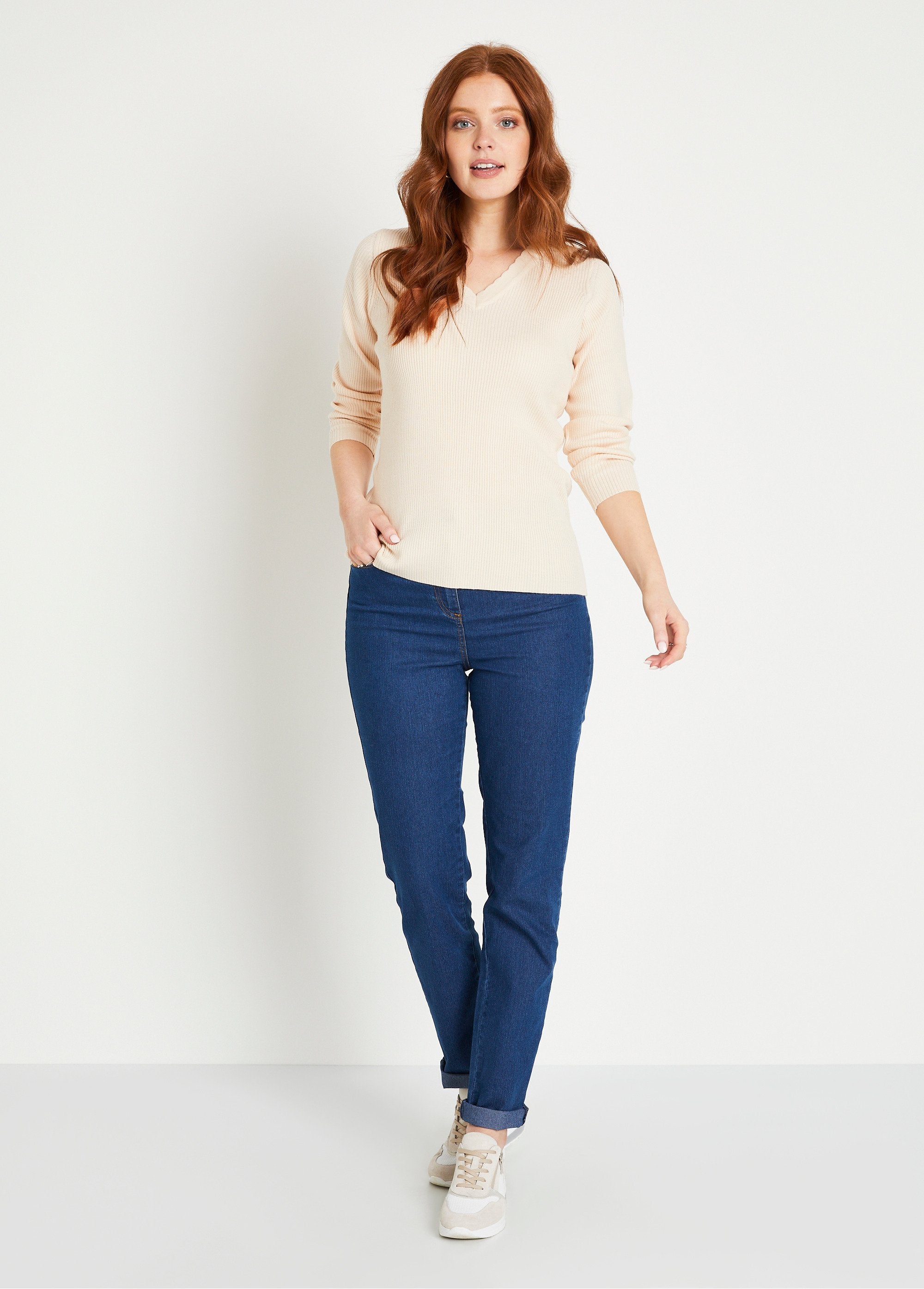 Slim-fit,_rib-knit_V-neck_sweater_Beige_SF1_slim