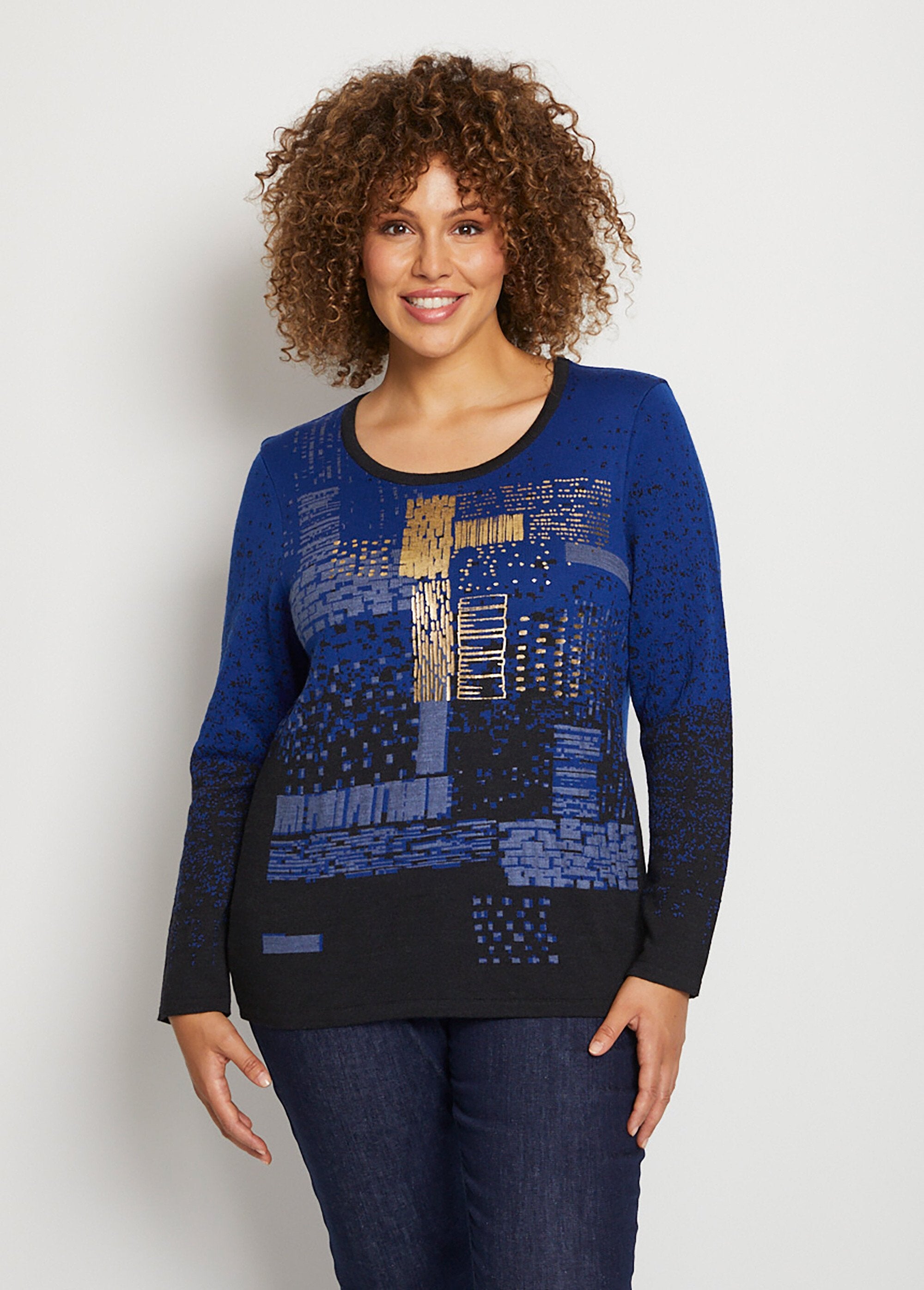 Warm_merino_wool_jacquard_round_neck_sweater_Black_and_blue_FA1_curvy