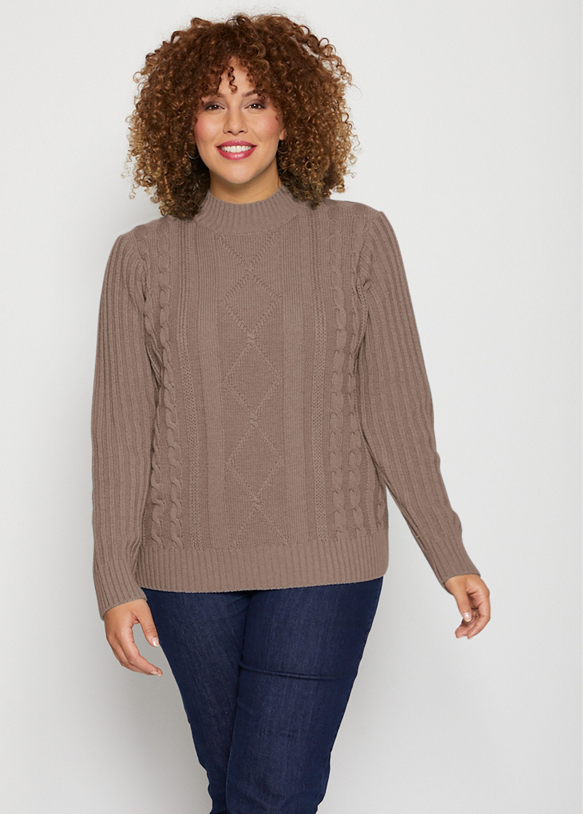 Warm_Irish_style_sweater_with_high_collar_Mole_FA1_curvy