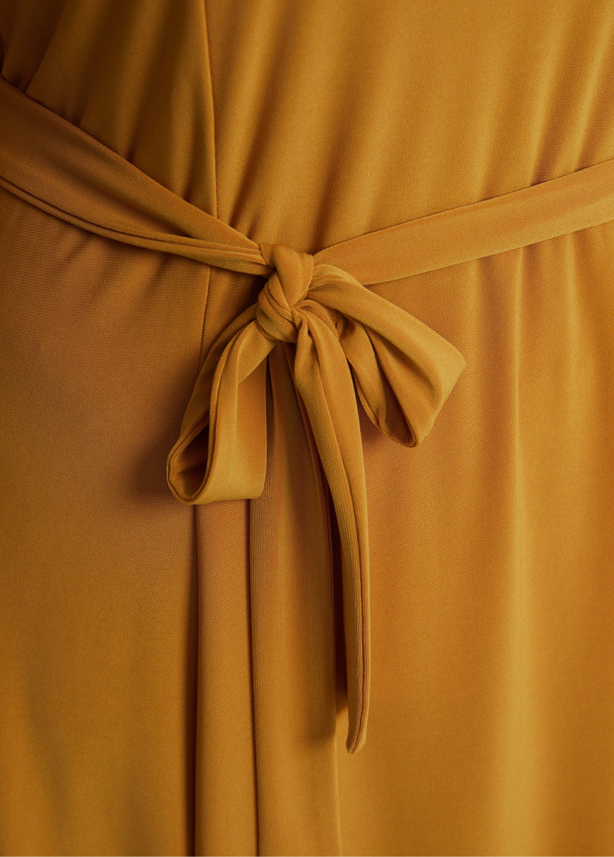 Short_belted_V-neck_dress_YELLOW_DE2_curvy